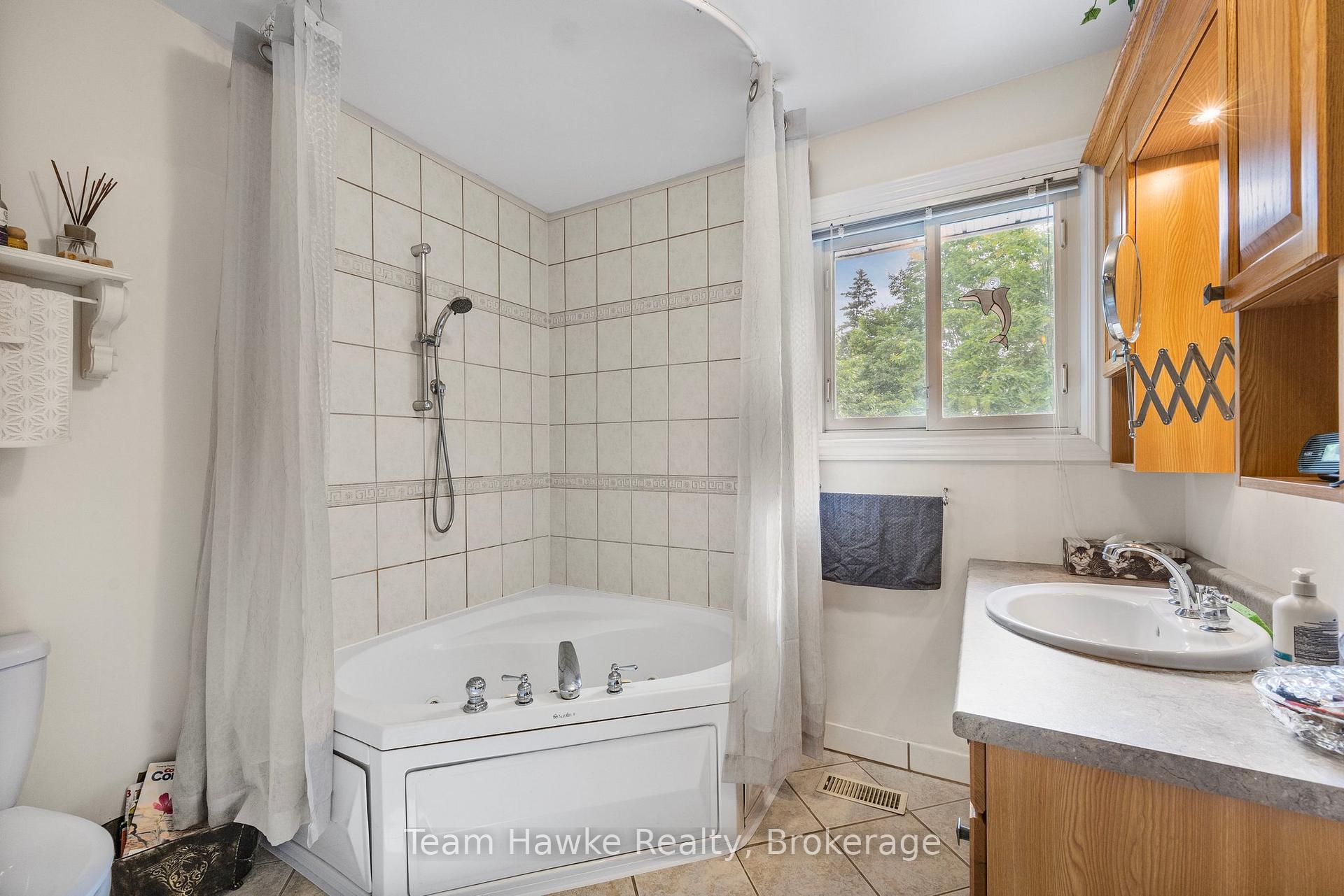Photo 21 of 347 Fourth Street, Midland — HOMEH