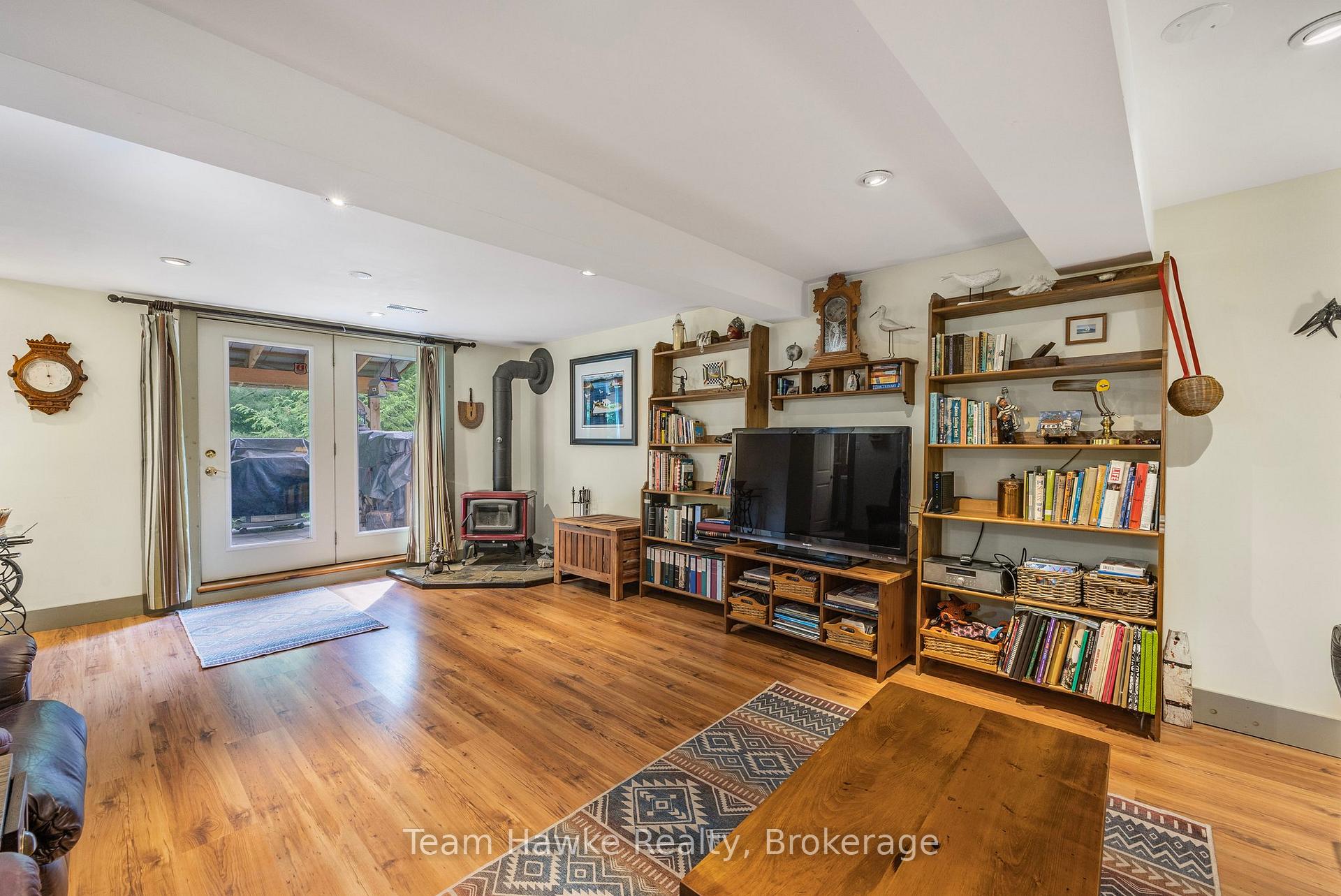 Photo 23 of 347 Fourth Street, Midland — HOMEH