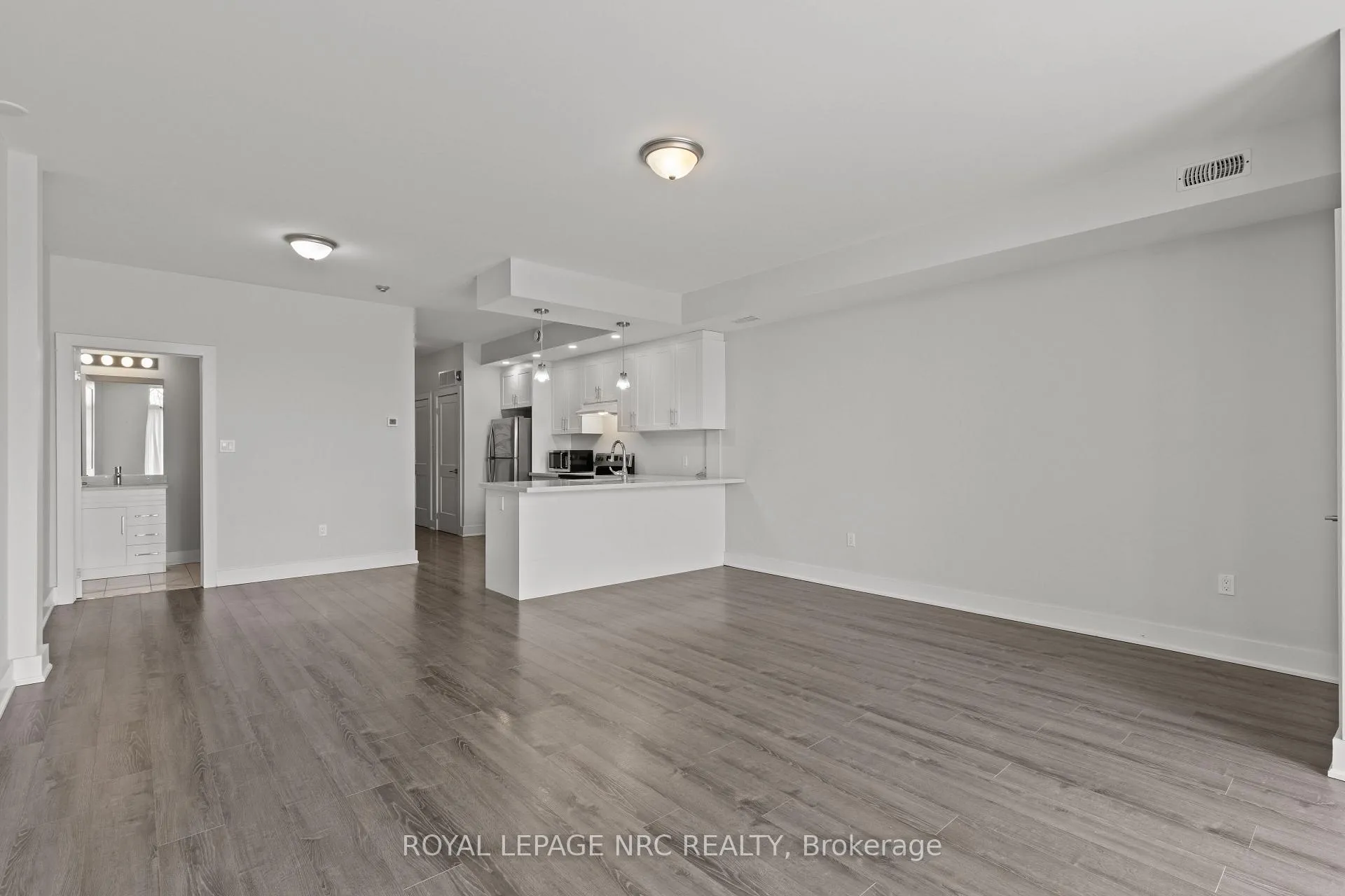 Photo 10 of Unit 106, 3710 Main Street, Niagara Falls, Chippawa — HOMEH