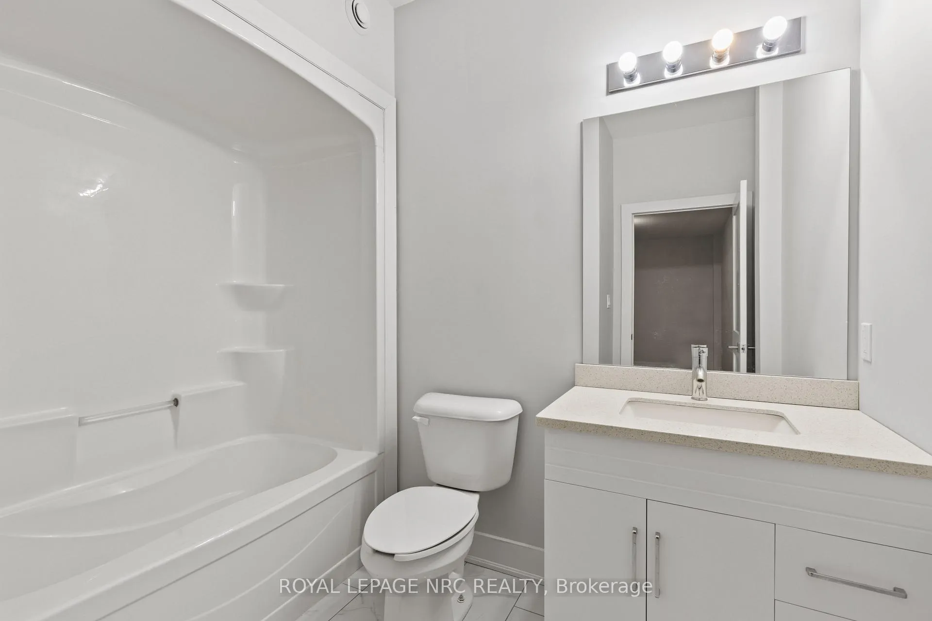 Photo 23 of Unit 106, 3710 Main Street, Niagara Falls, Chippawa — HOMEH