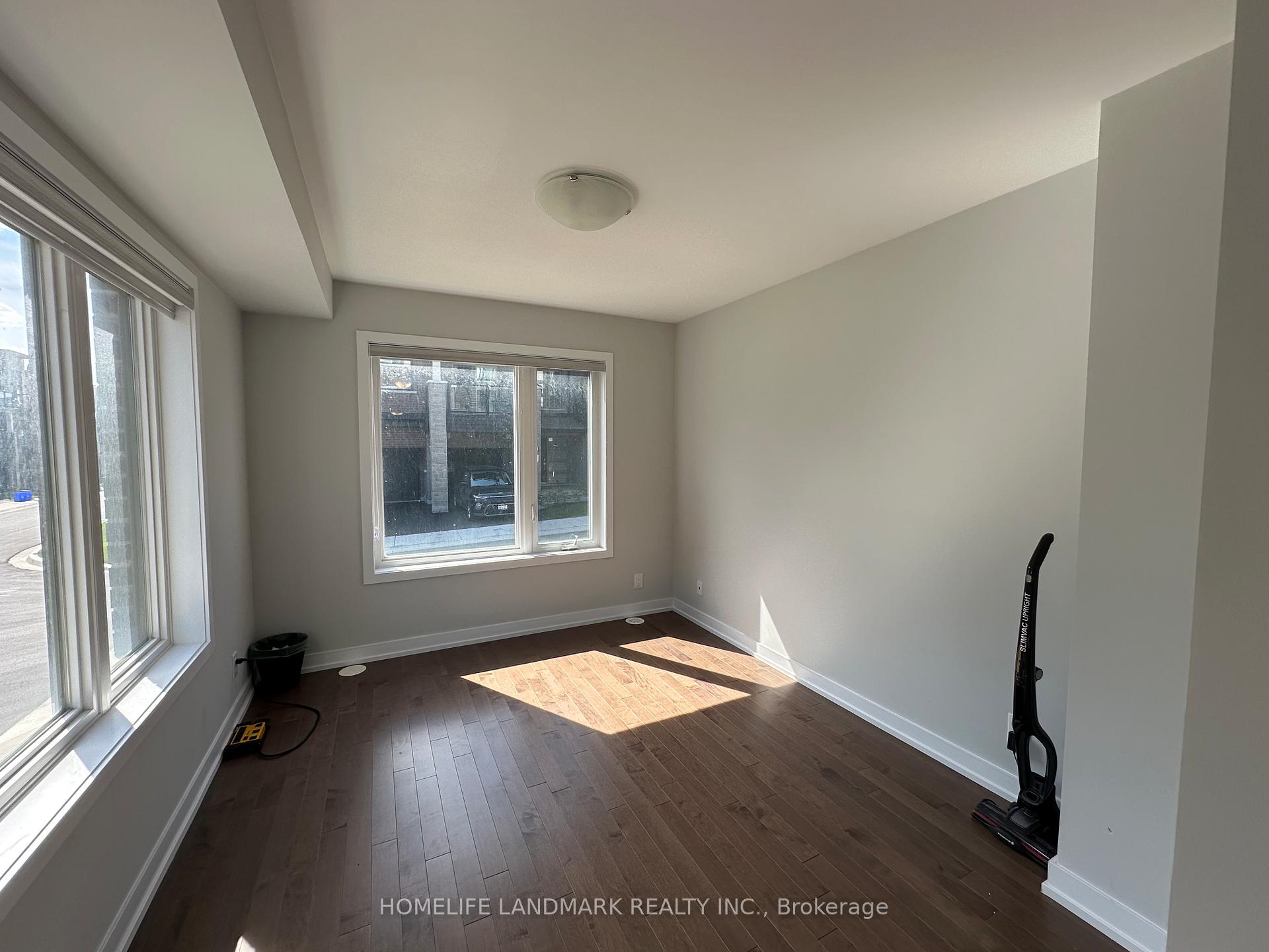 Photo 5 of 21 Gothenburg Lane, Markham, Angus Glen — HOMEH