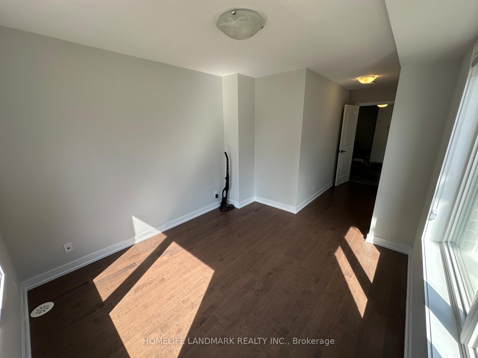 Photo 6 of 21 Gothenburg Lane, Markham, Angus Glen — HOMEH