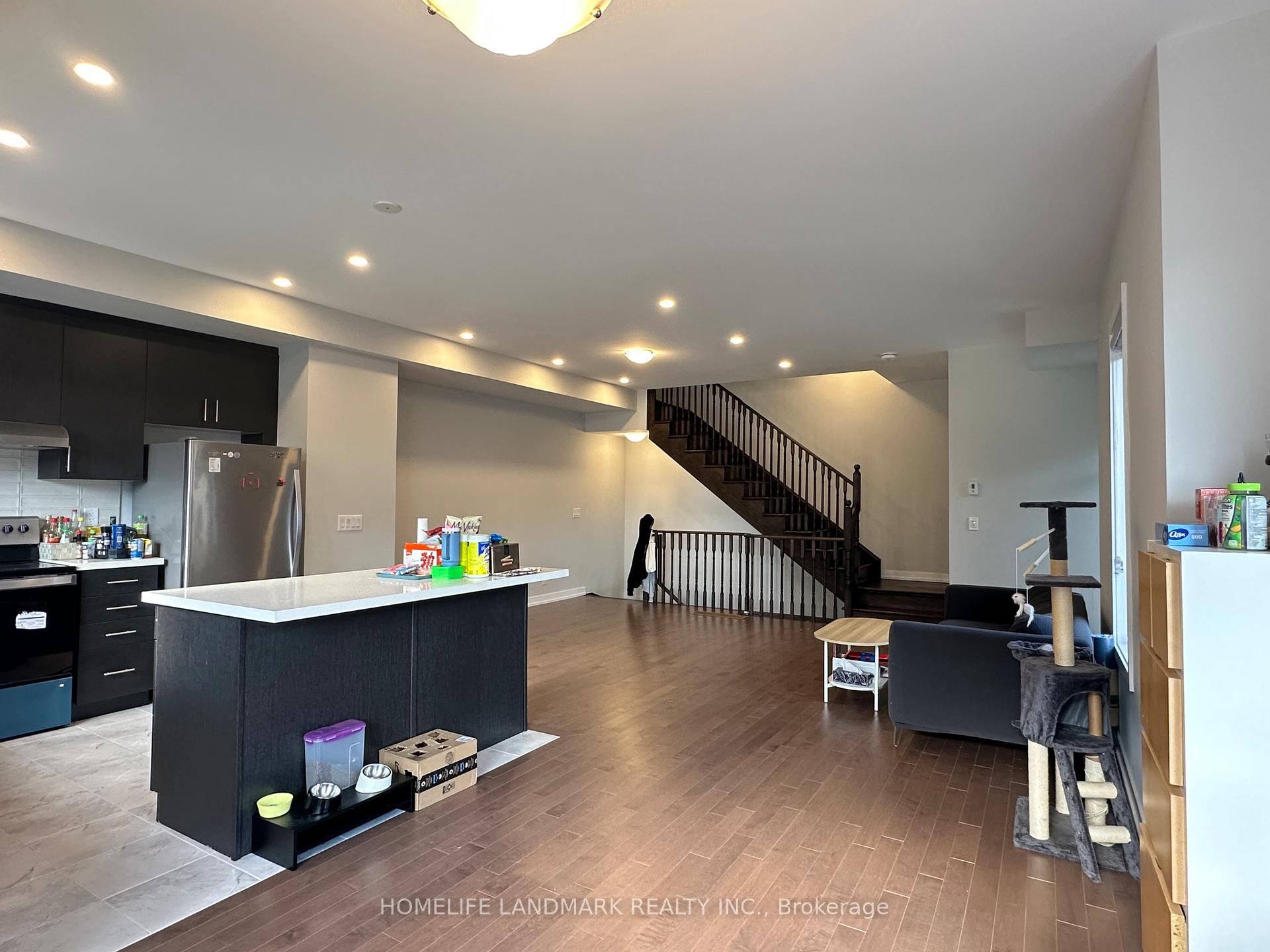 Photo 9 of 21 Gothenburg Lane, Markham, Angus Glen — HOMEH