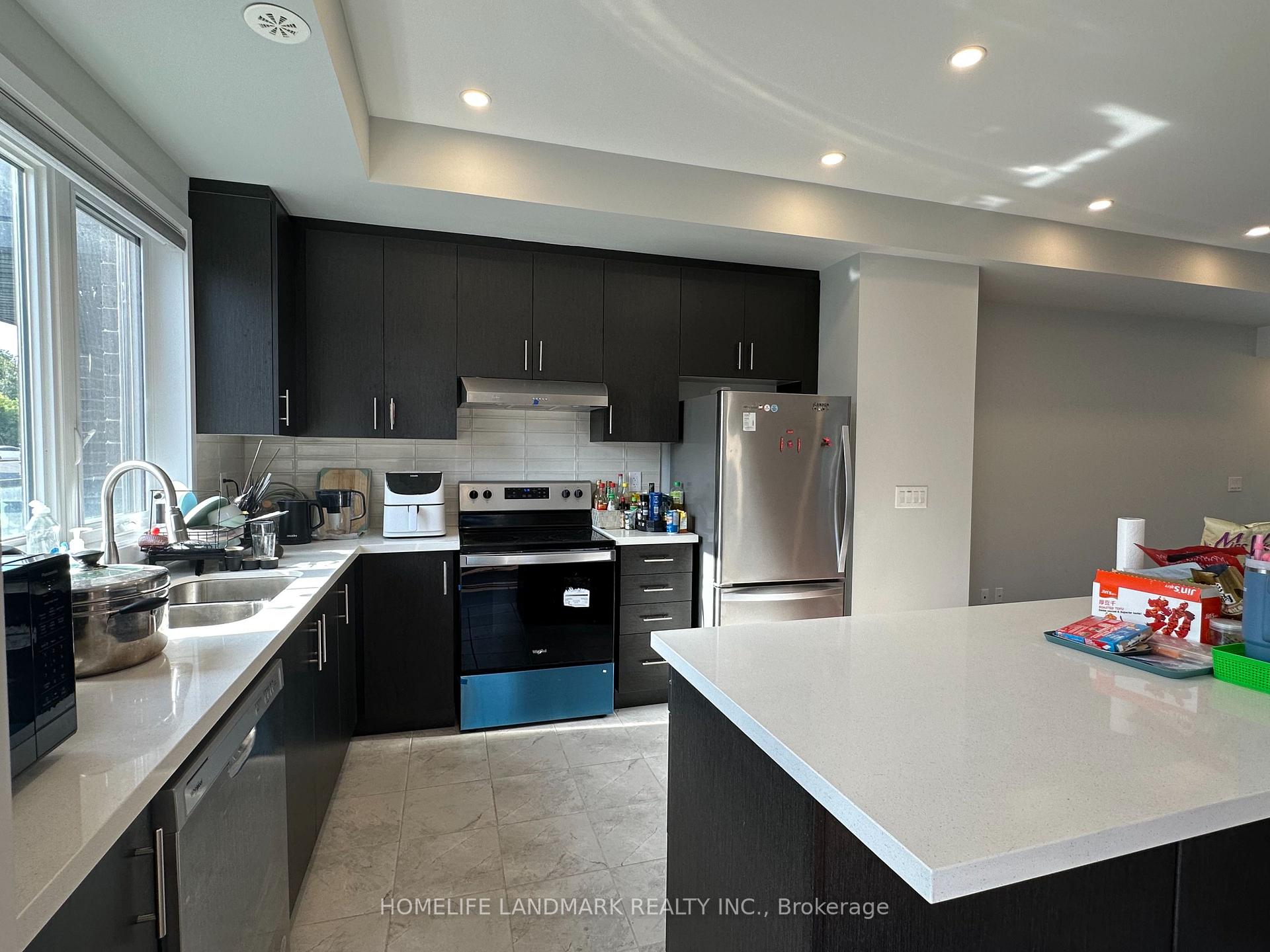 Photo 10 of 21 Gothenburg Lane, Markham, Angus Glen — HOMEH