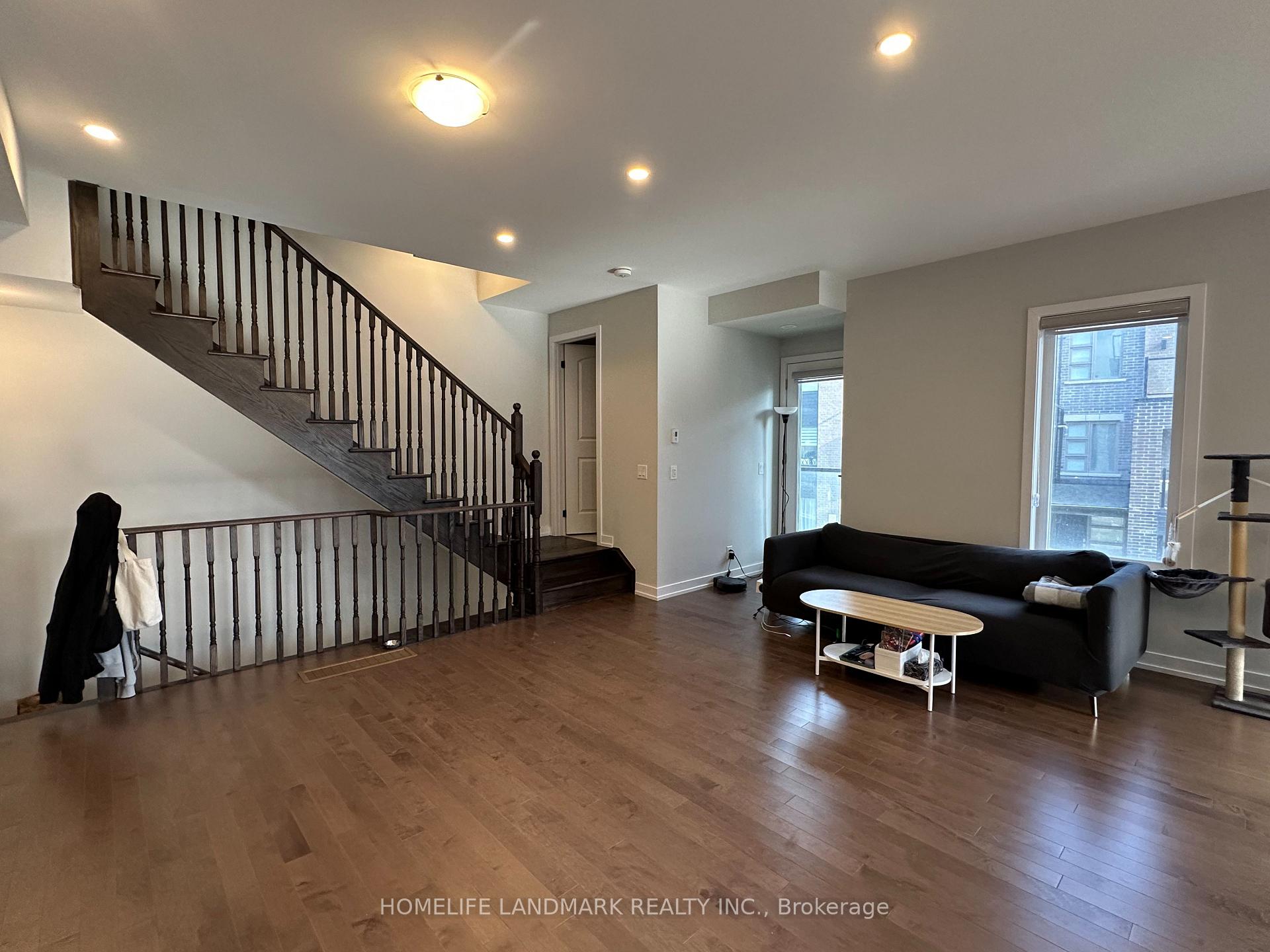 Photo 13 of 21 Gothenburg Lane, Markham, Angus Glen — HOMEH