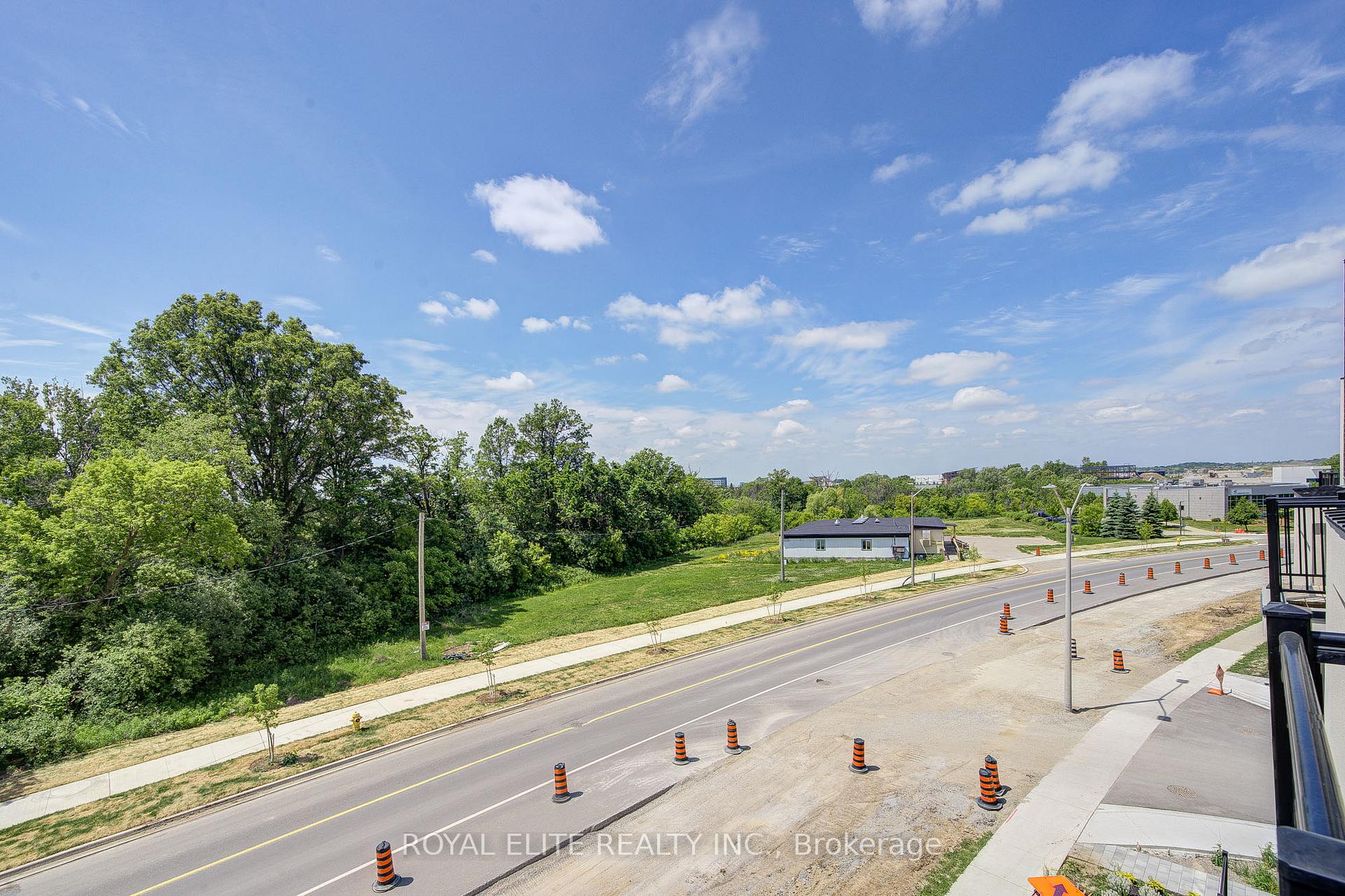 Photo 3 of 117 Markland Street, Markham, Cachet — HOMEH