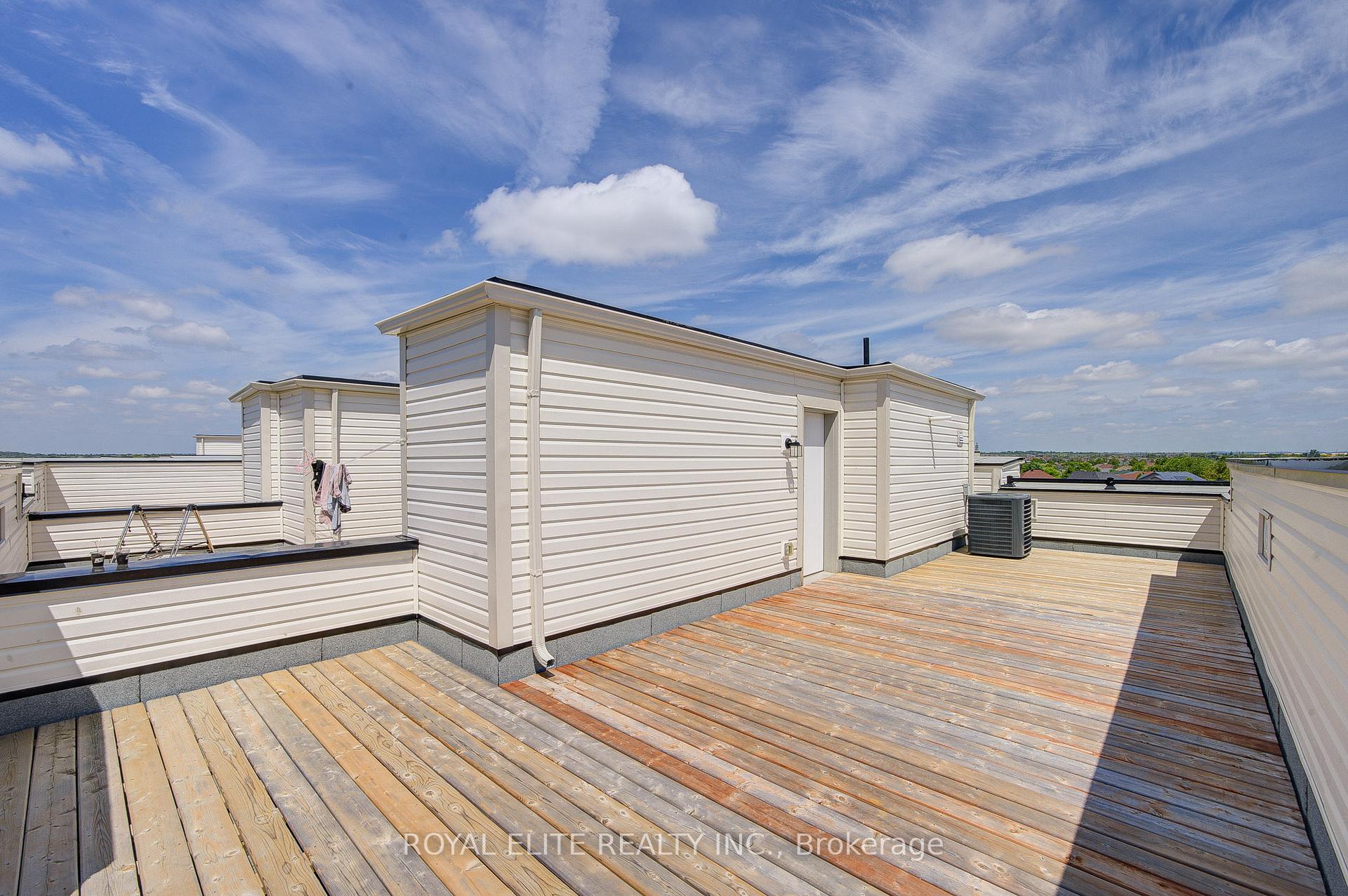Photo 10 of 117 Markland Street, Markham, Cachet — HOMEH