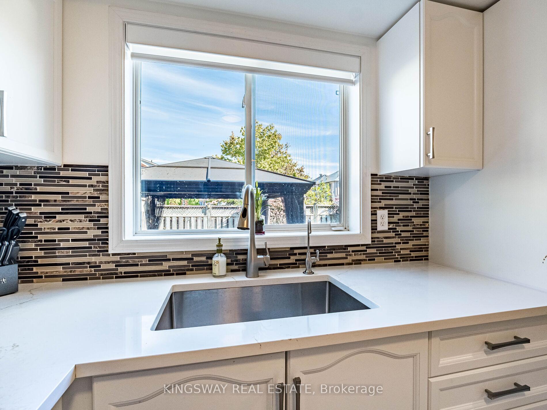 Photo 17 of 539 Caverhill Crescent, Milton, Clarke — HOMEH