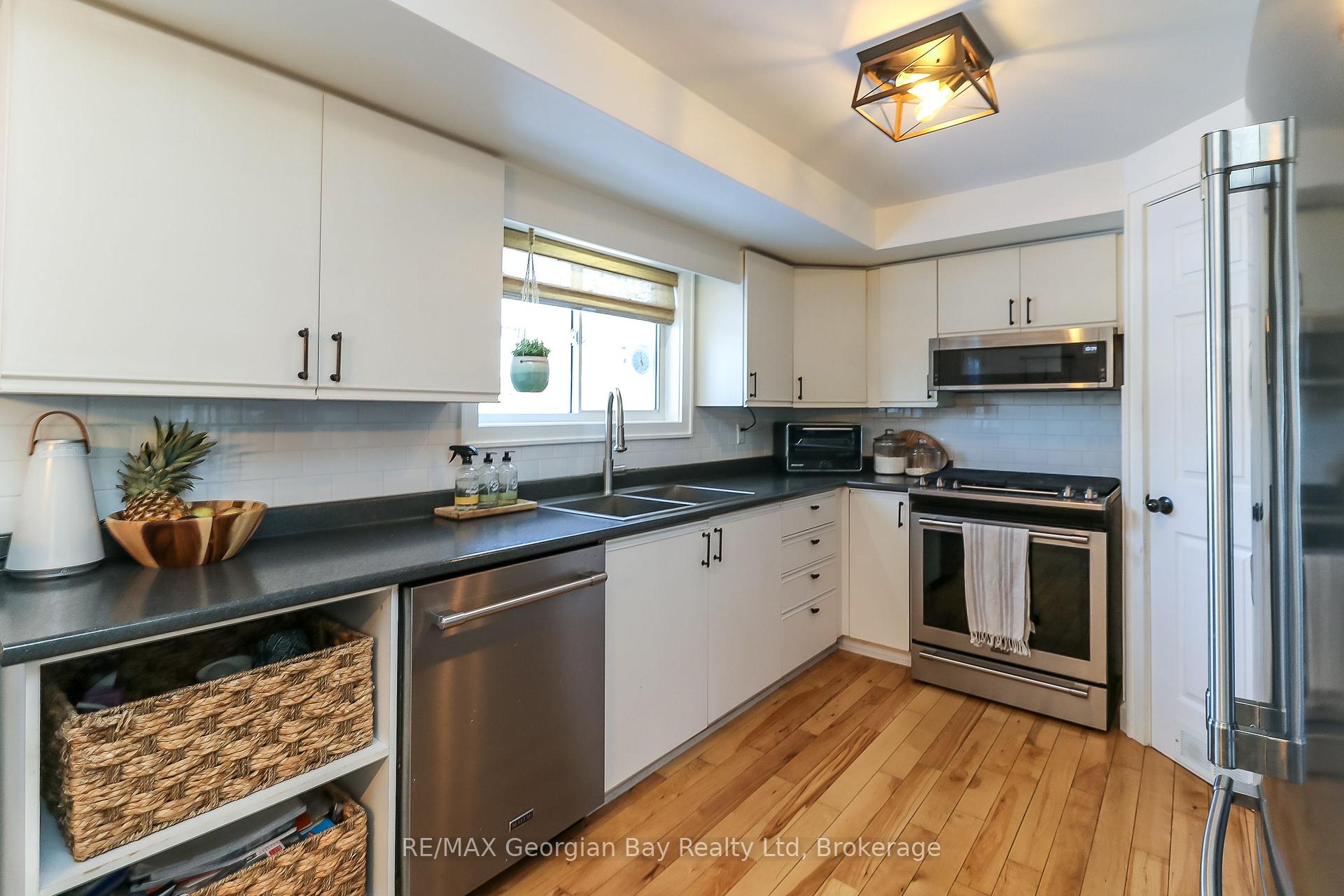 Photo 11 of 175 Griffin Court, Midland — HOMEH