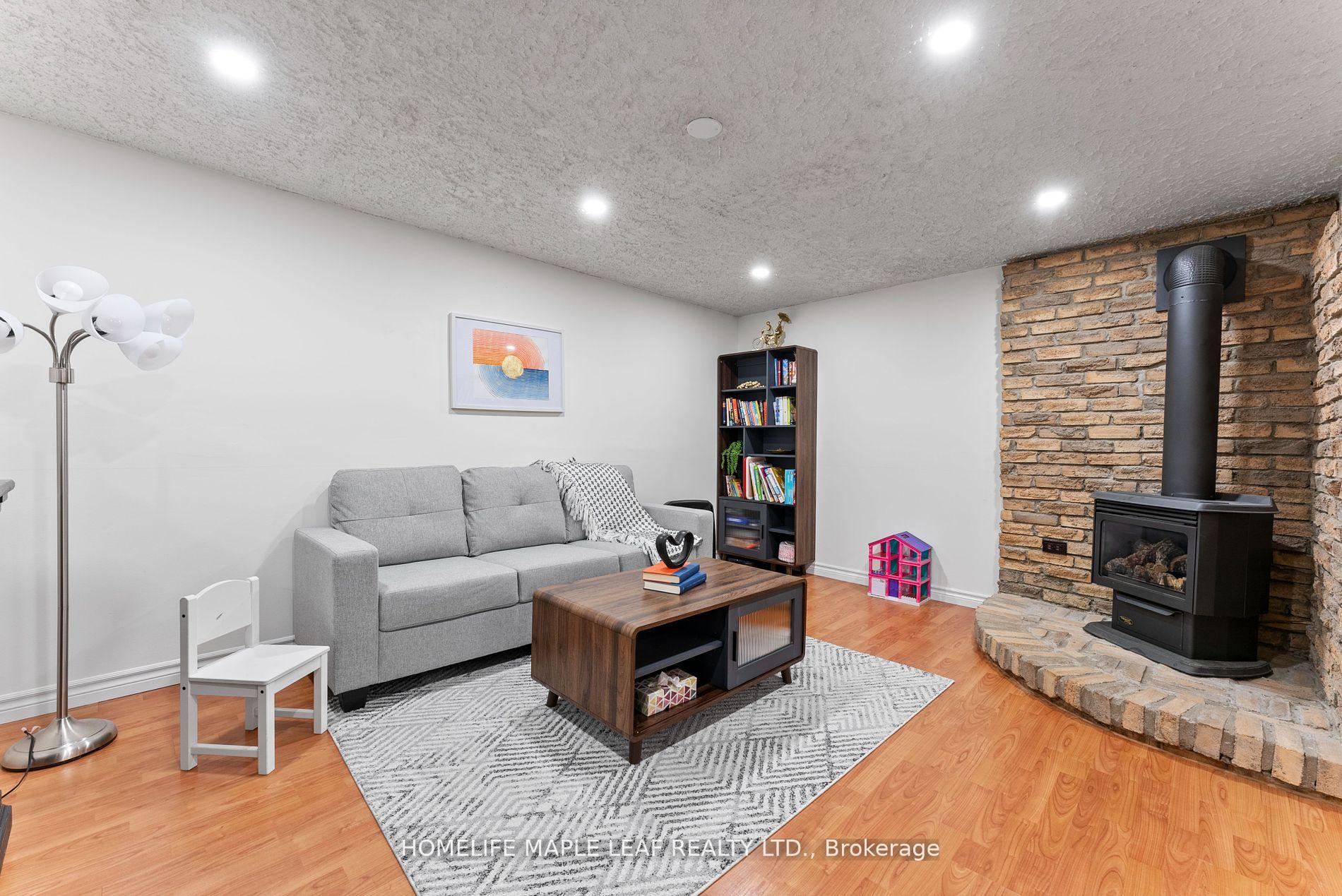 Photo 25 of 73 Timberlane Crescent, Kitchener — HOMEH