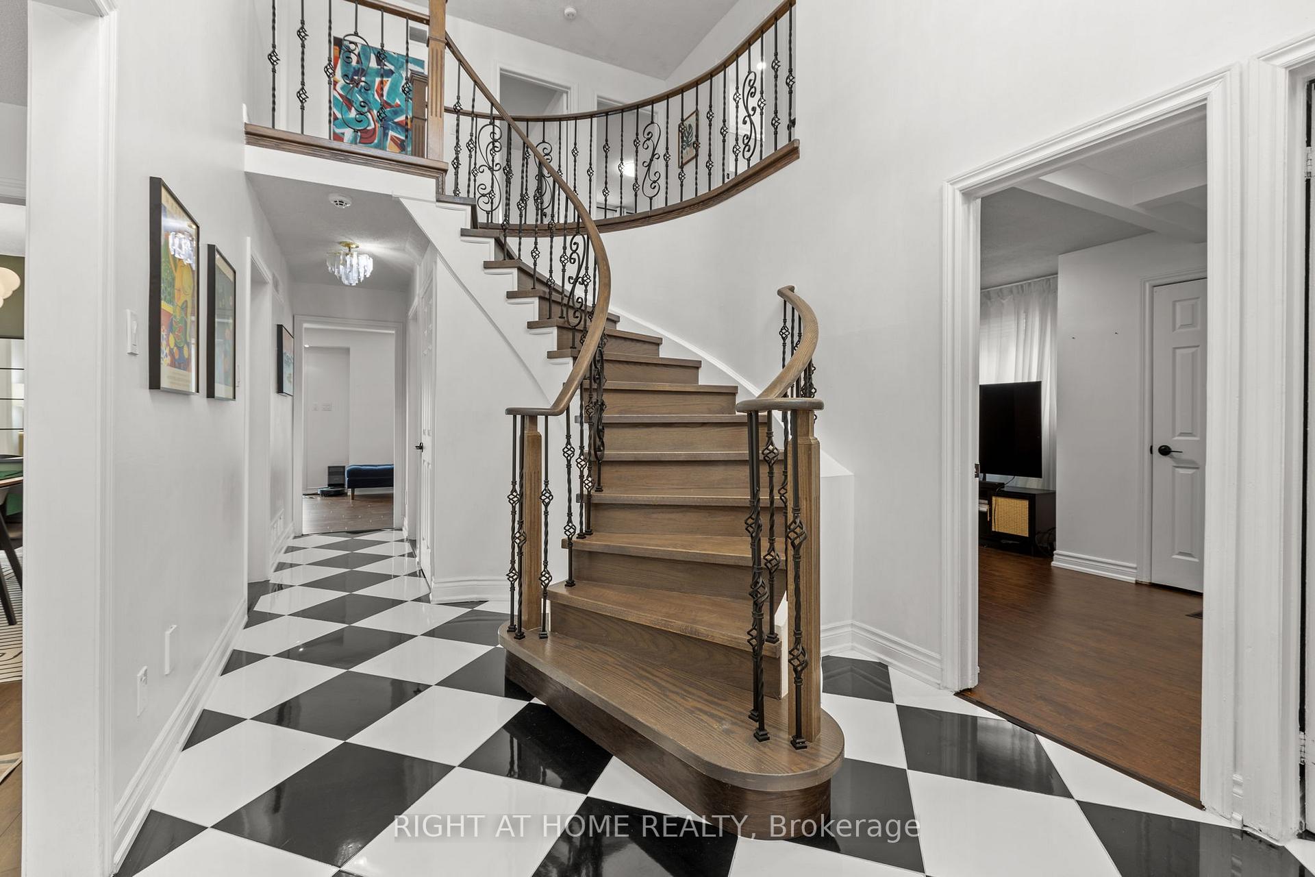 Photo 4 of 4 Deena Place, Markham, Middlefield — HOMEH