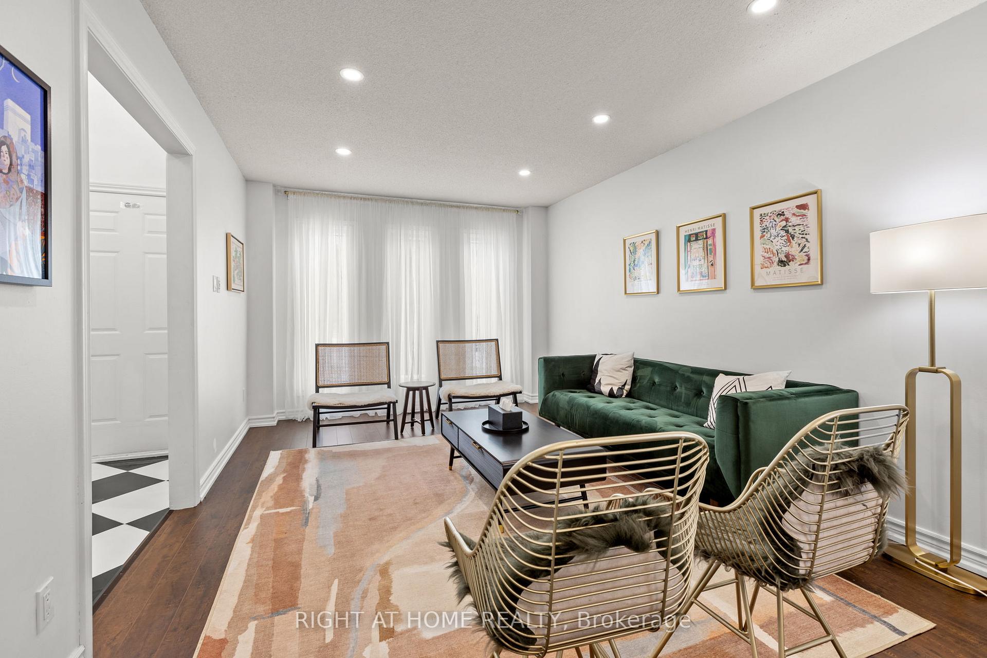 Photo 7 of 4 Deena Place, Markham, Middlefield — HOMEH