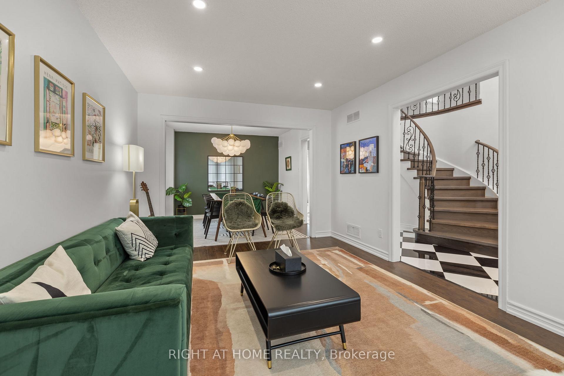 Photo 9 of 4 Deena Place, Markham, Middlefield — HOMEH