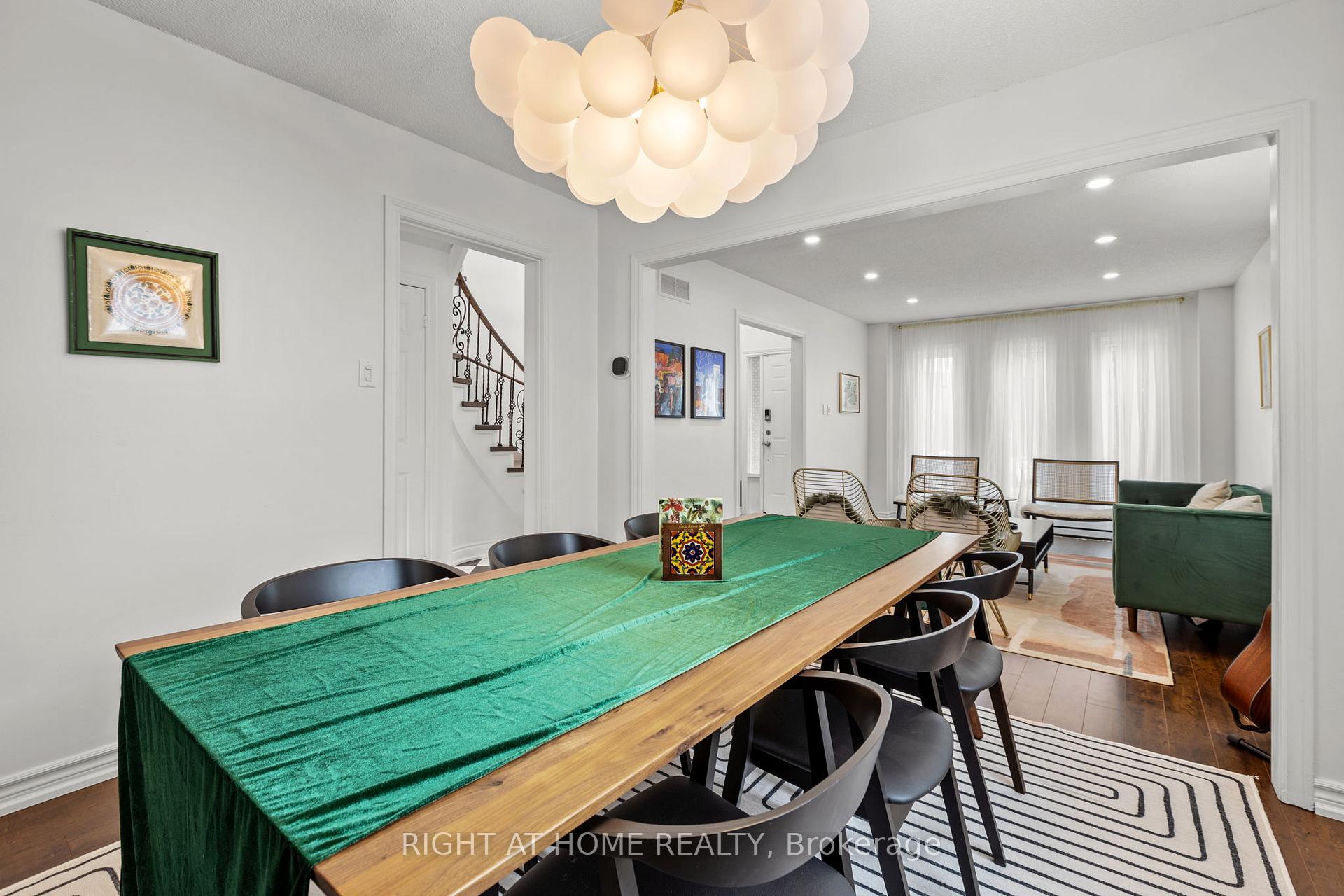 Photo 16 of 4 Deena Place, Markham, Middlefield — HOMEH