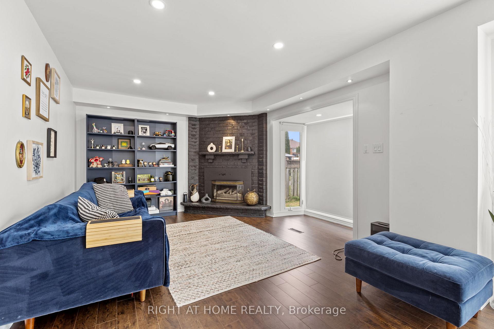 Photo 21 of 4 Deena Place, Markham, Middlefield — HOMEH