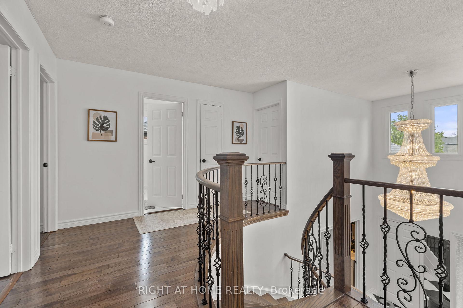Photo 23 of 4 Deena Place, Markham, Middlefield — HOMEH