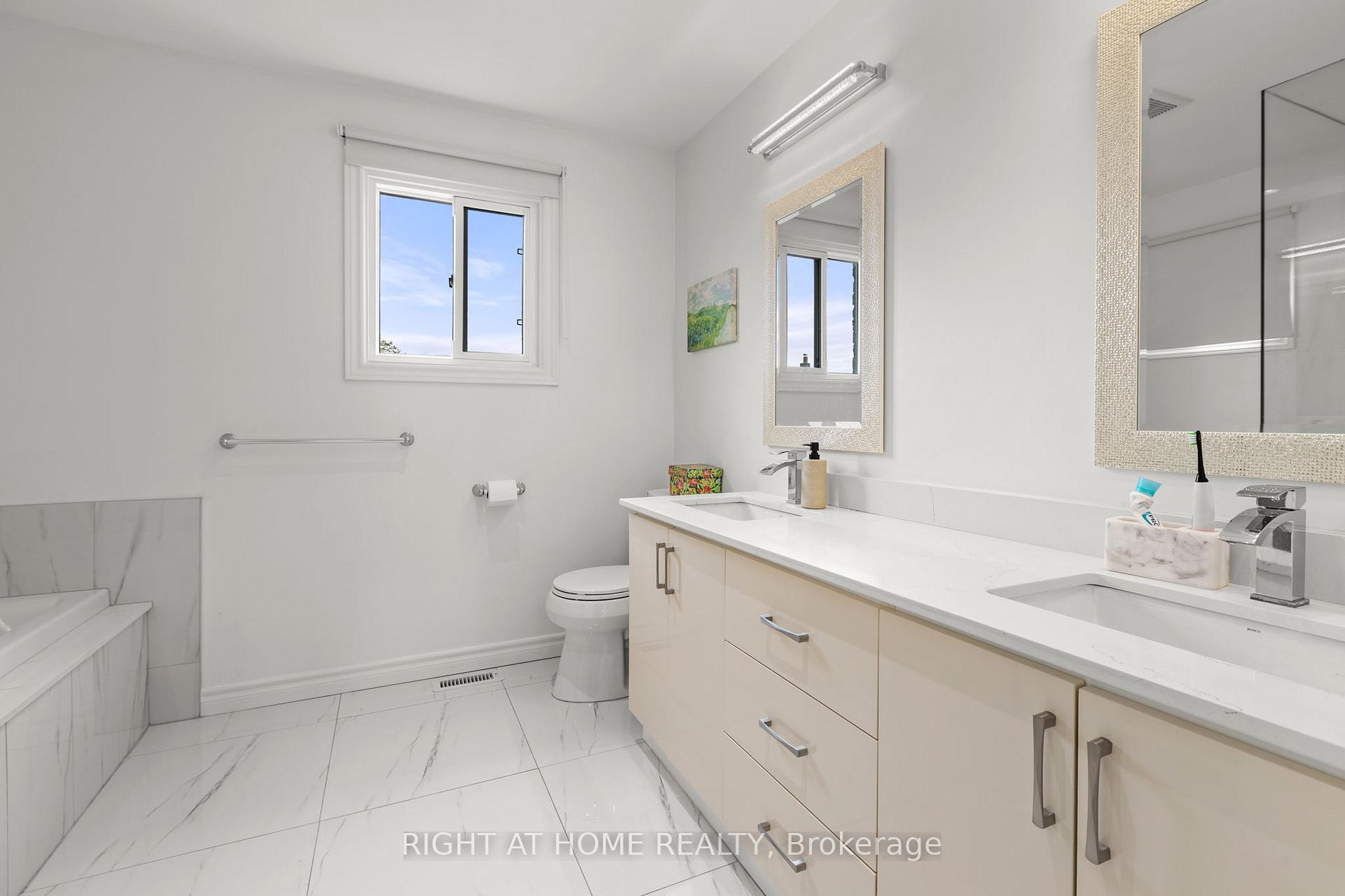 Photo 37 of 4 Deena Place, Markham, Middlefield — HOMEH
