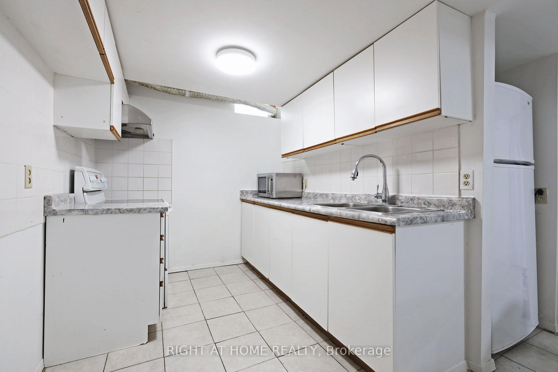Photo 40 of 4 Deena Place, Markham, Middlefield — HOMEH