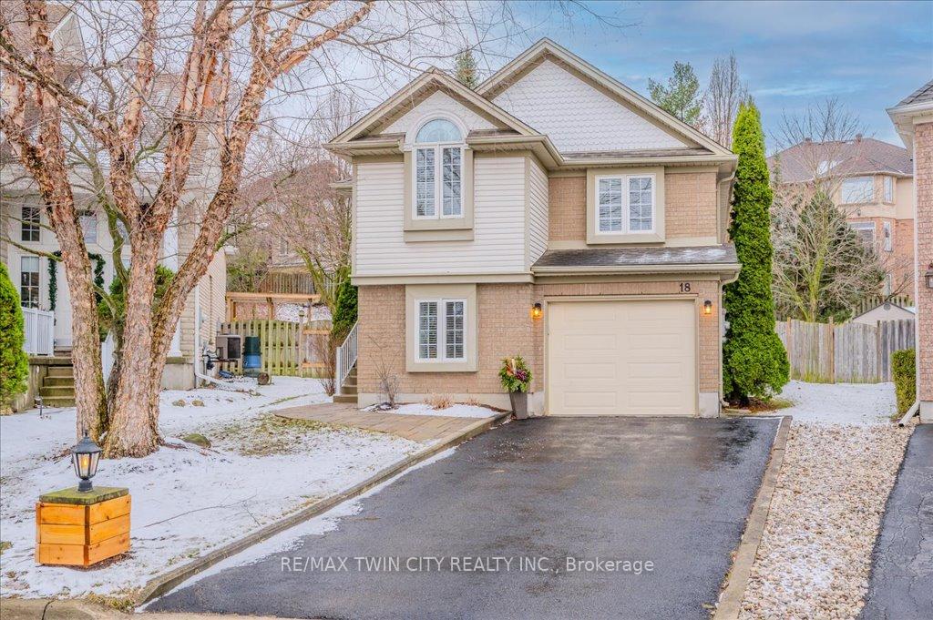 Photo 2 of 18 Wrenwood Place, Kitchener — HOMEH