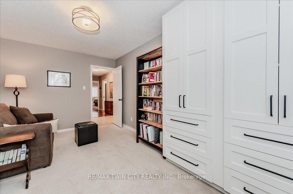 Photo 12 of 18 Wrenwood Place, Kitchener — HOMEH