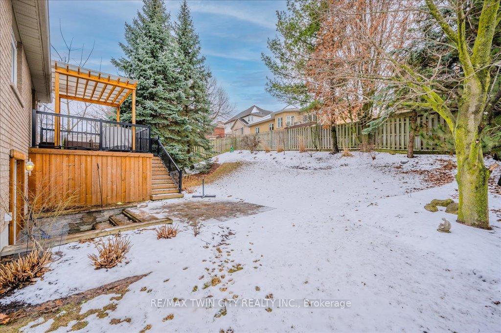 Photo 26 of 18 Wrenwood Place, Kitchener — HOMEH