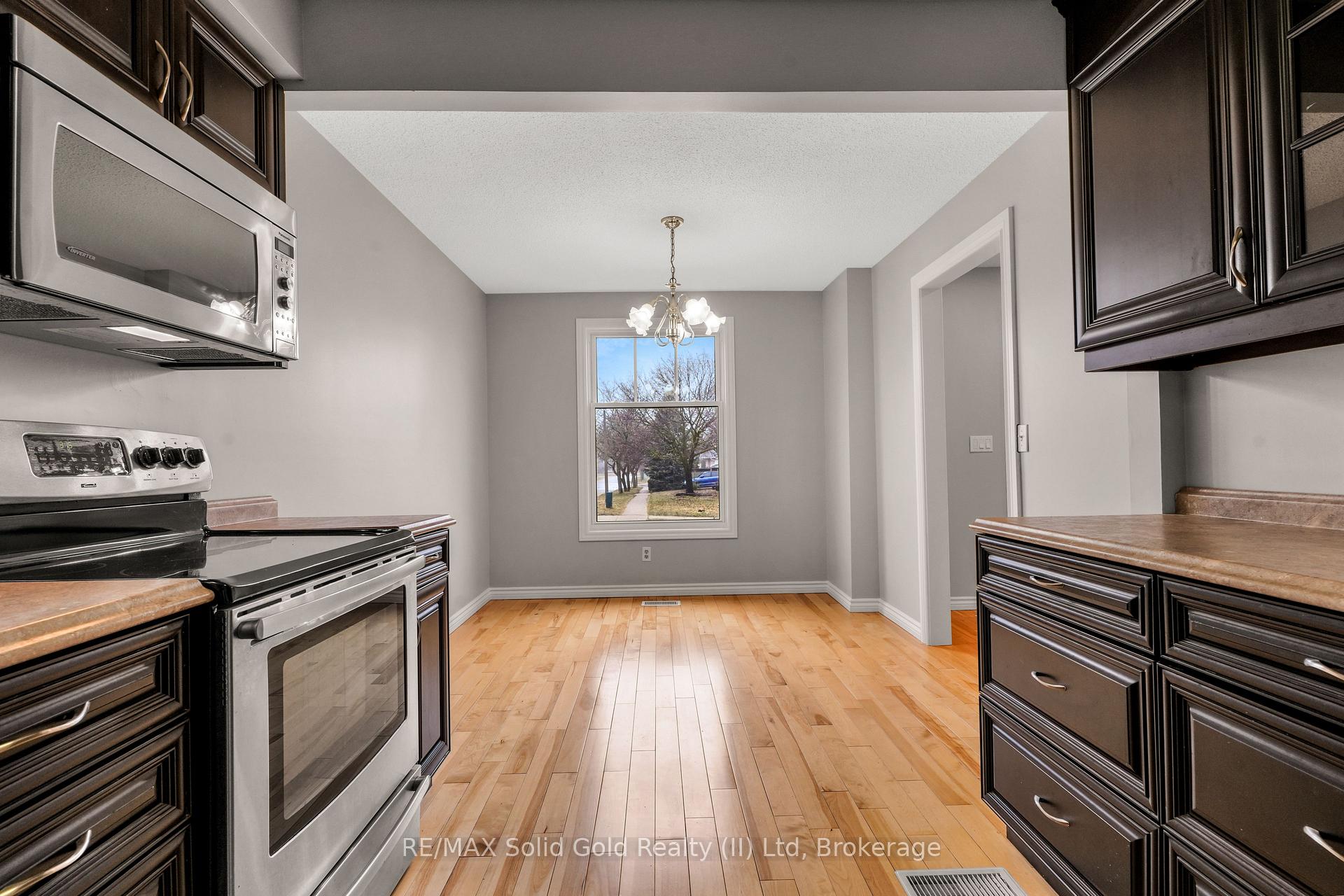 Photo 6 of 197 Folkstone Place, Kitchener — HOMEH