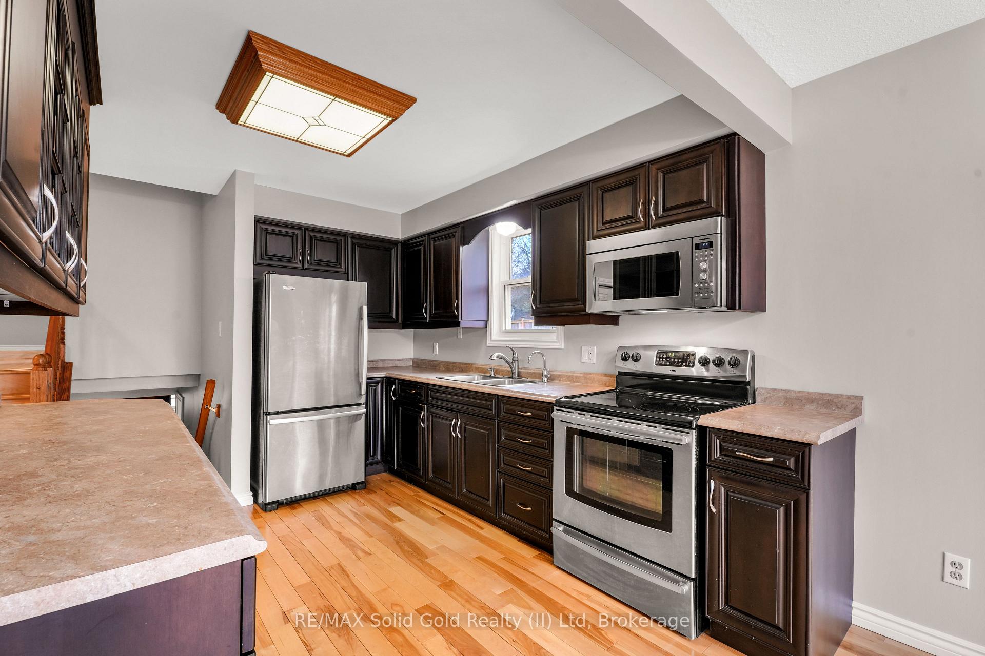 Photo 8 of 197 Folkstone Place, Kitchener — HOMEH