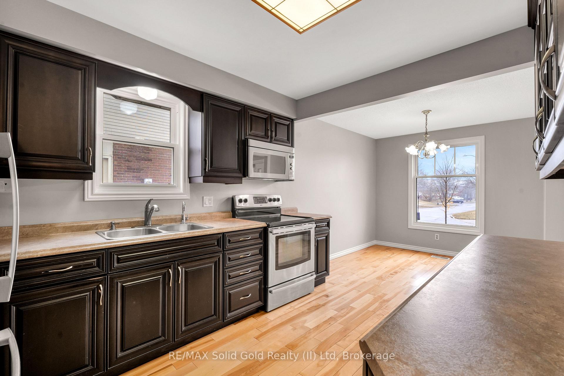 Photo 9 of 197 Folkstone Place, Kitchener — HOMEH