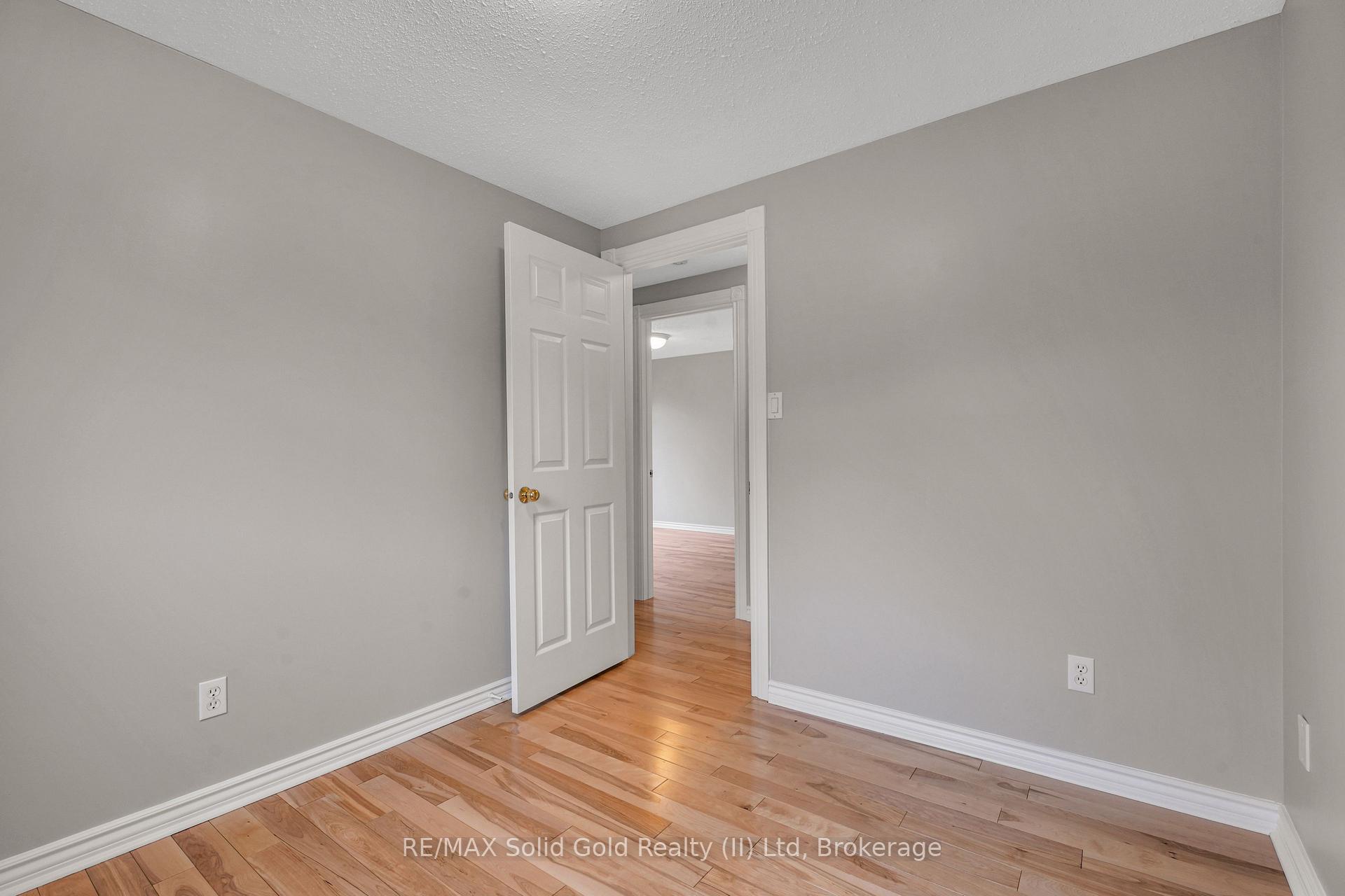 Photo 16 of 197 Folkstone Place, Kitchener — HOMEH