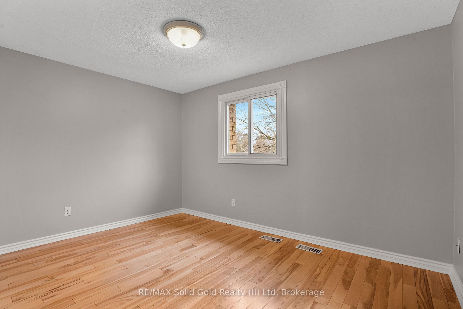 Photo 17 of 197 Folkstone Place, Kitchener — HOMEH