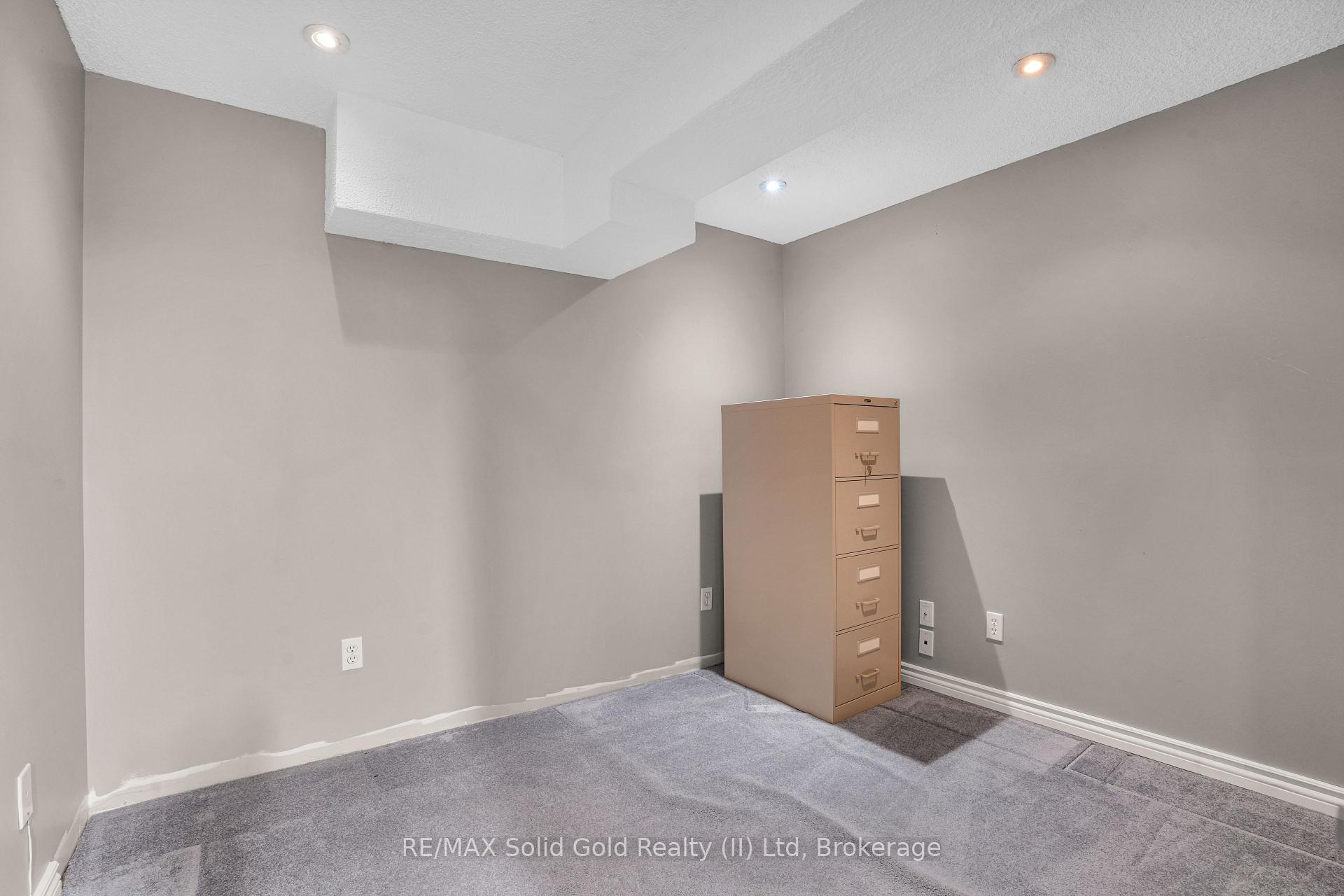 Photo 25 of 197 Folkstone Place, Kitchener — HOMEH