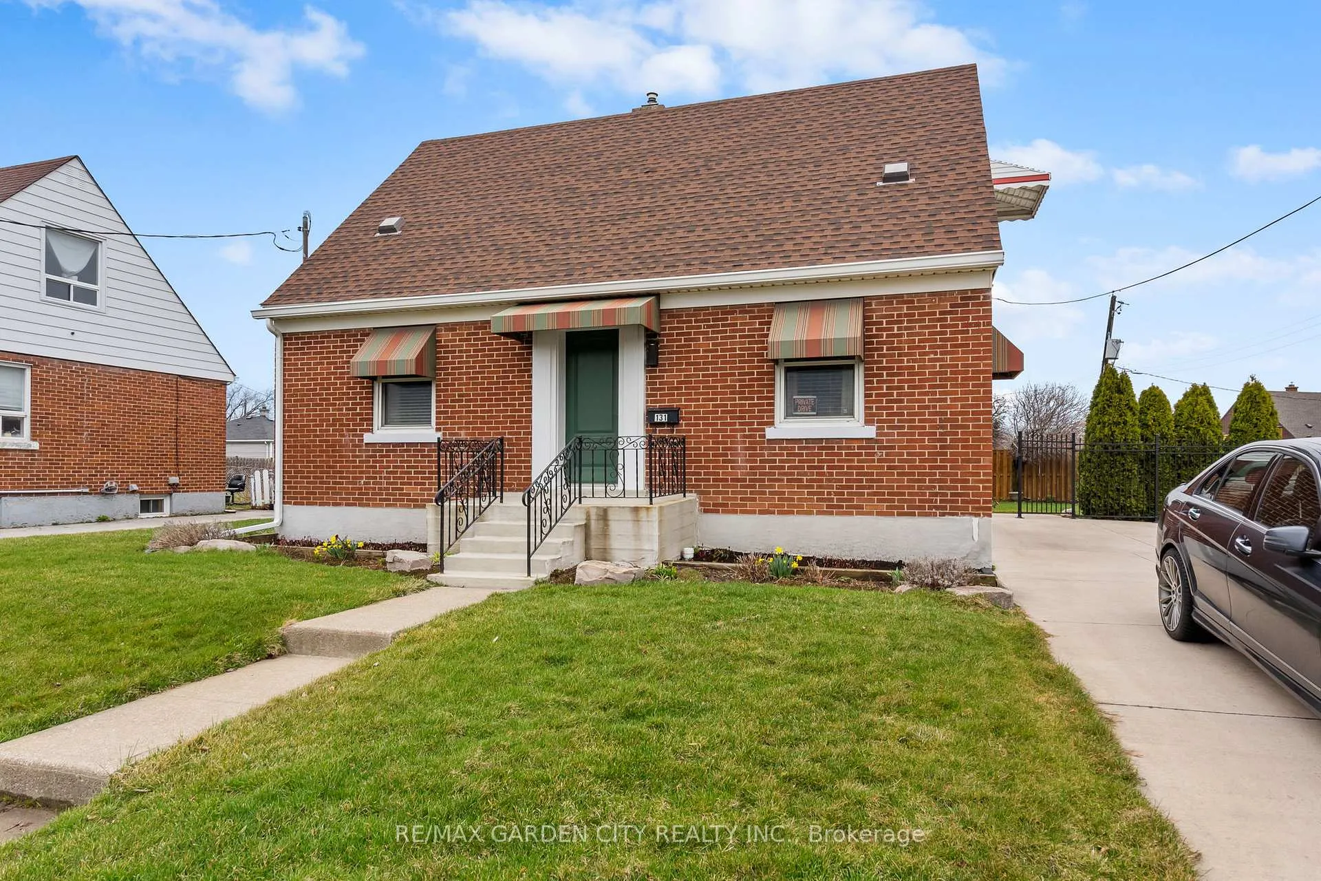 Photo 6 of 131 Westchester Crescent, St. Catharines, E. Chester — HOMEH
