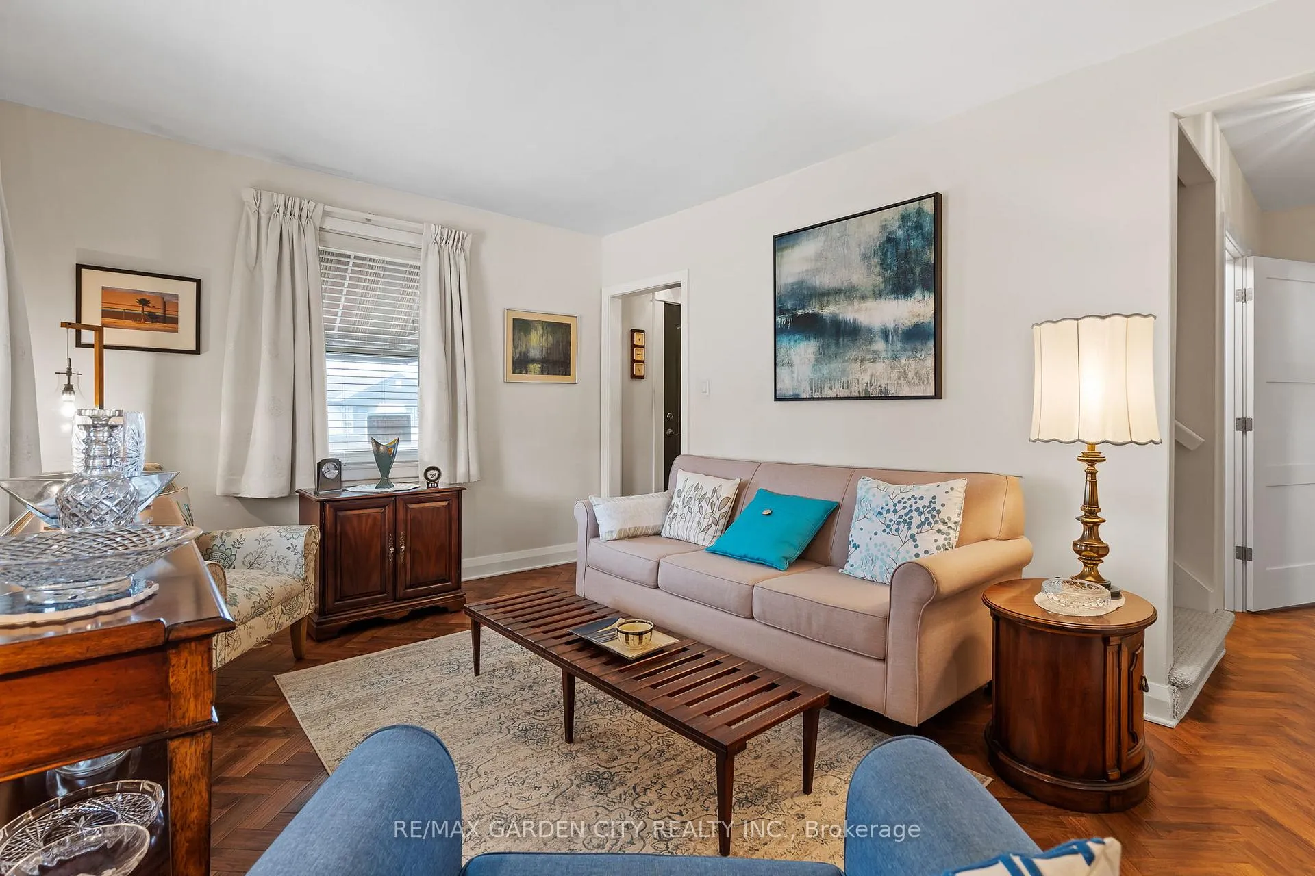 Photo 9 of 131 Westchester Crescent, St. Catharines, E. Chester — HOMEH