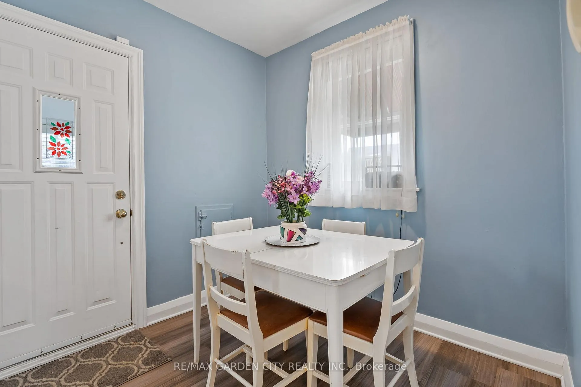 Photo 10 of 131 Westchester Crescent, St. Catharines, E. Chester — HOMEH