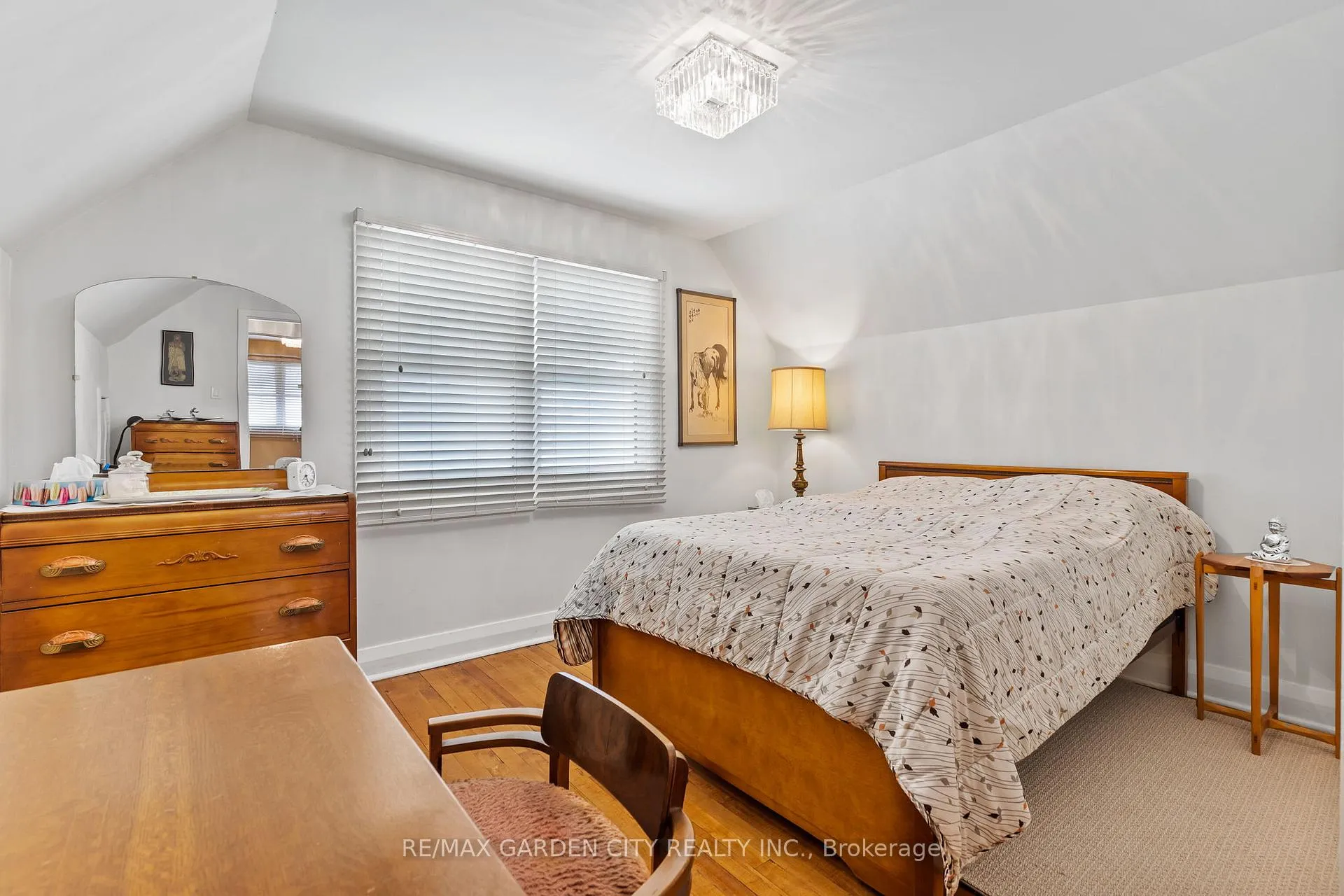 Photo 18 of 131 Westchester Crescent, St. Catharines, E. Chester — HOMEH