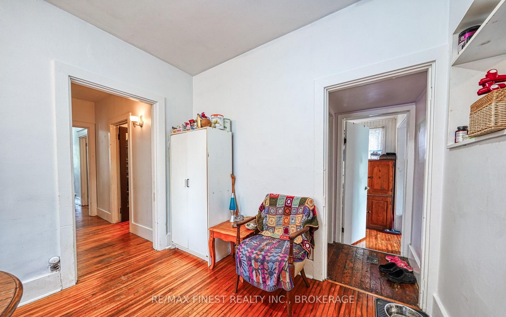 Photo 4 of 434 Alfred Street, Kingston, East of Sir John A. Blvd — HOMEH