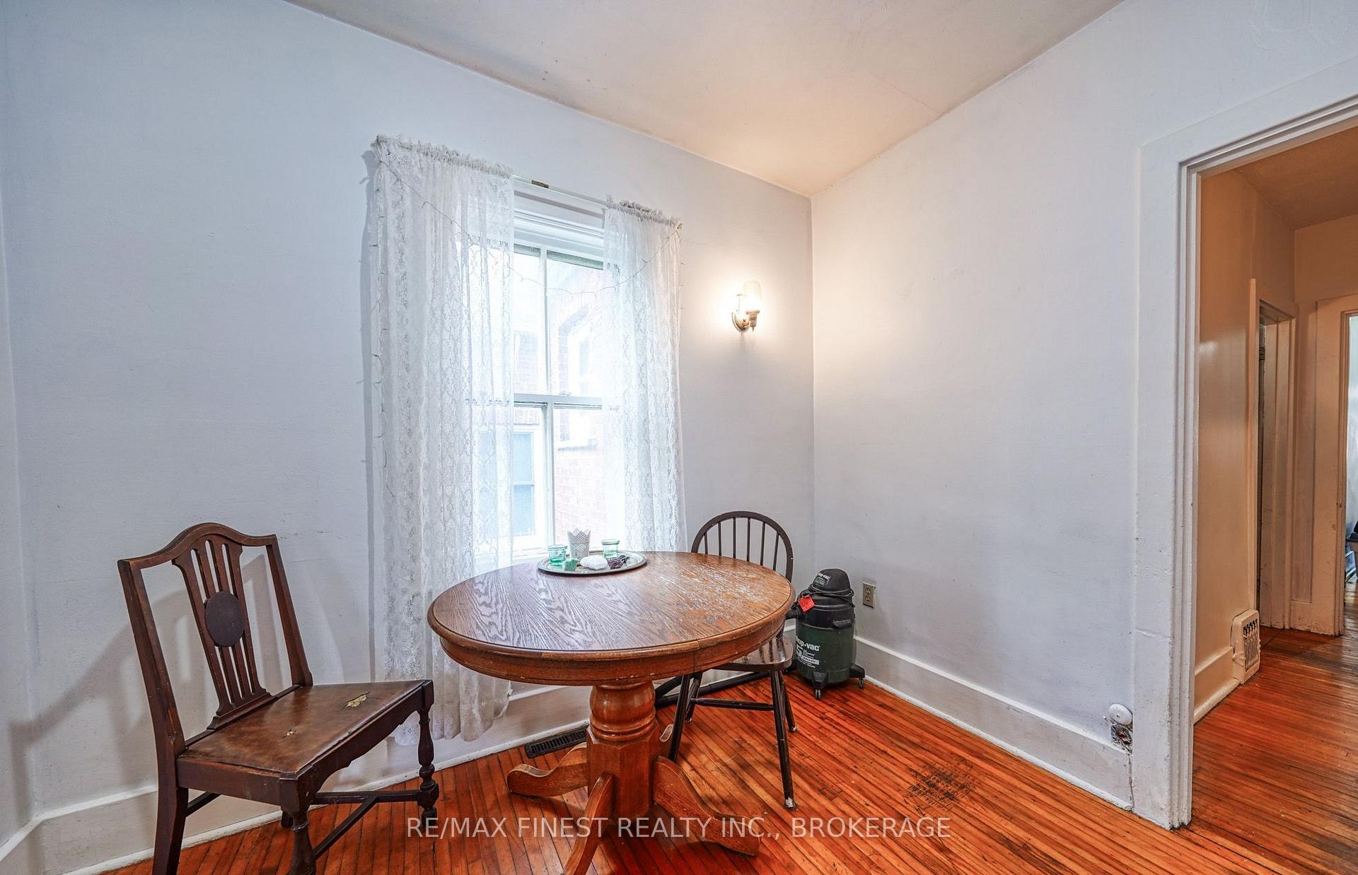 Photo 5 of 434 Alfred Street, Kingston, East of Sir John A. Blvd — HOMEH