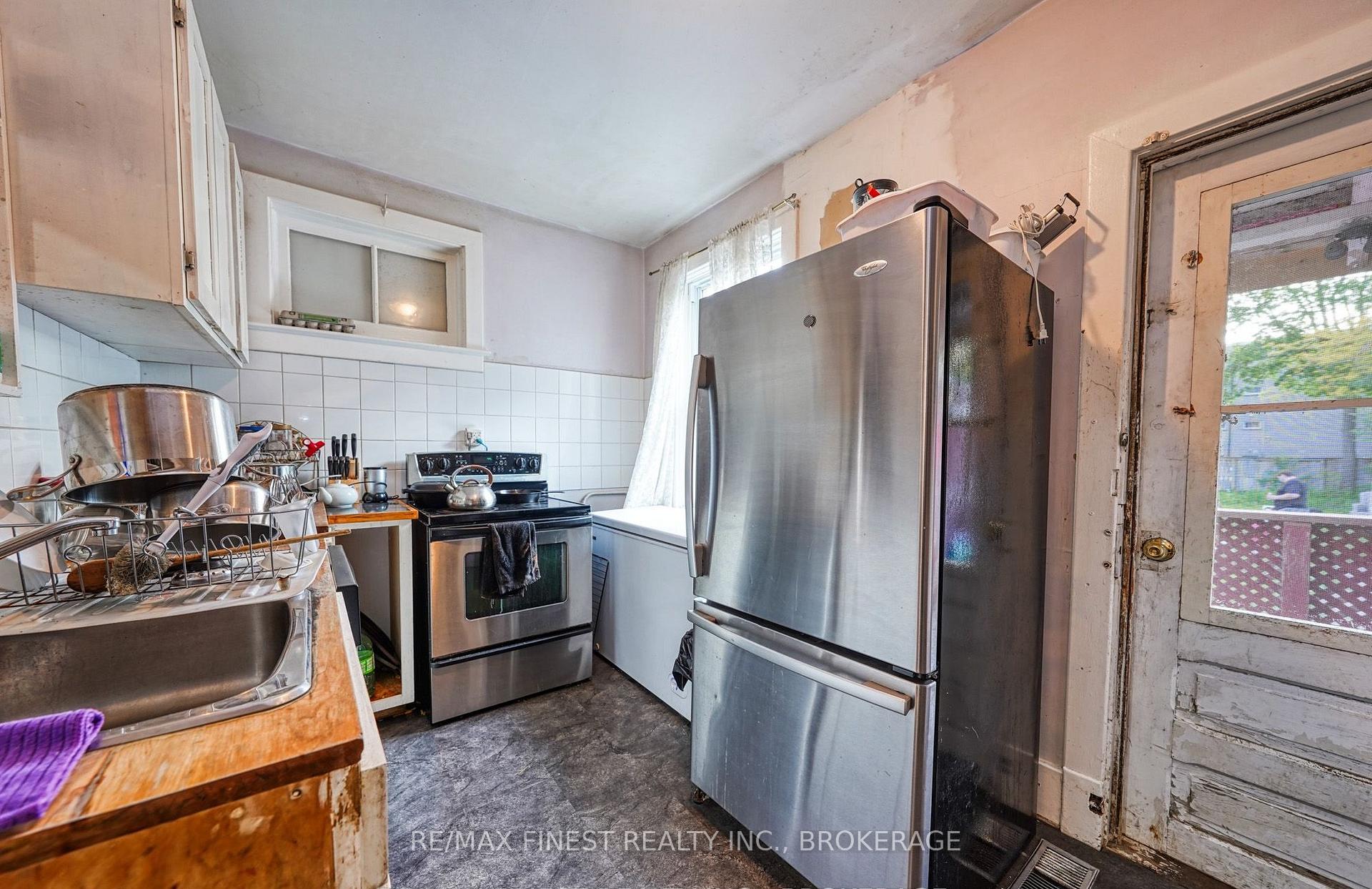 Photo 6 of 434 Alfred Street, Kingston, East of Sir John A. Blvd — HOMEH