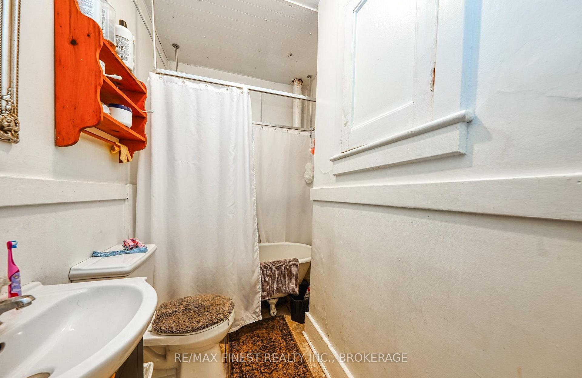 Photo 12 of 434 Alfred Street, Kingston, East of Sir John A. Blvd — HOMEH