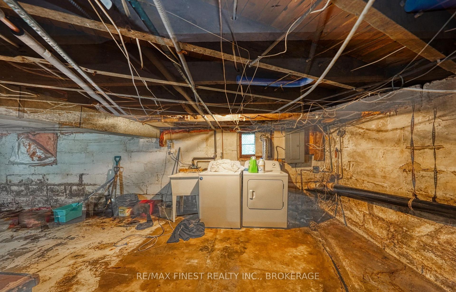 Photo 17 of 434 Alfred Street, Kingston, East of Sir John A. Blvd — HOMEH