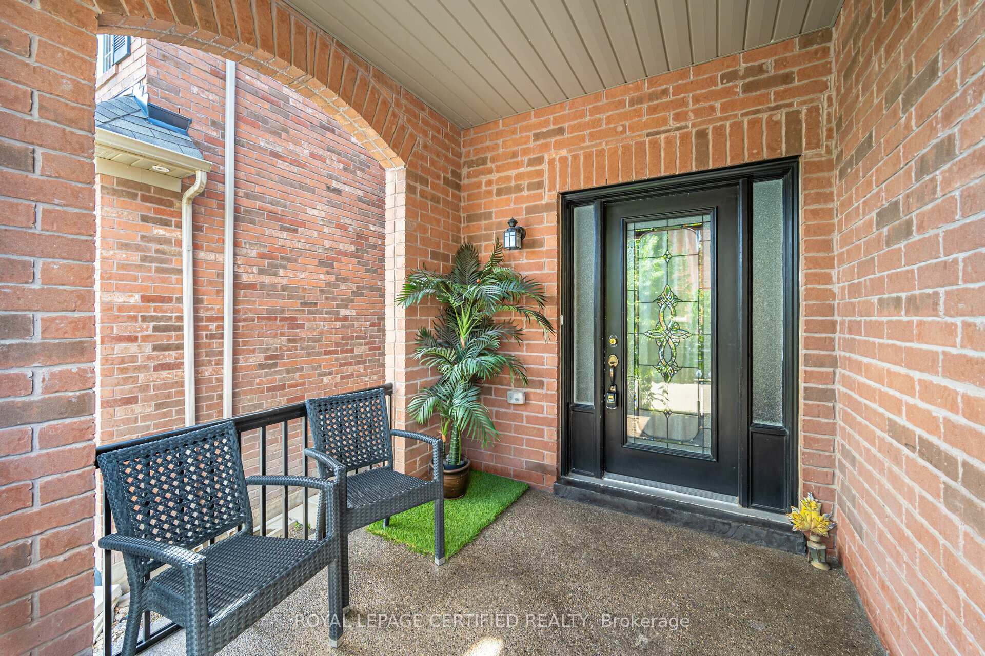 Photo 3 of 335 Bessborough Drive, Milton, Harrison — HOMEH