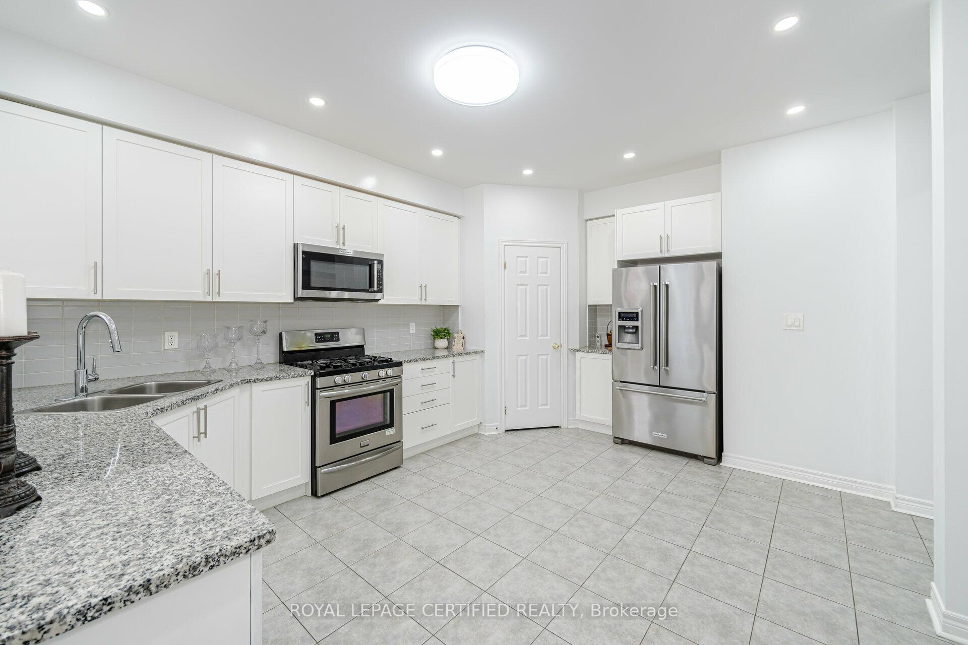 Photo 10 of 335 Bessborough Drive, Milton, Harrison — HOMEH