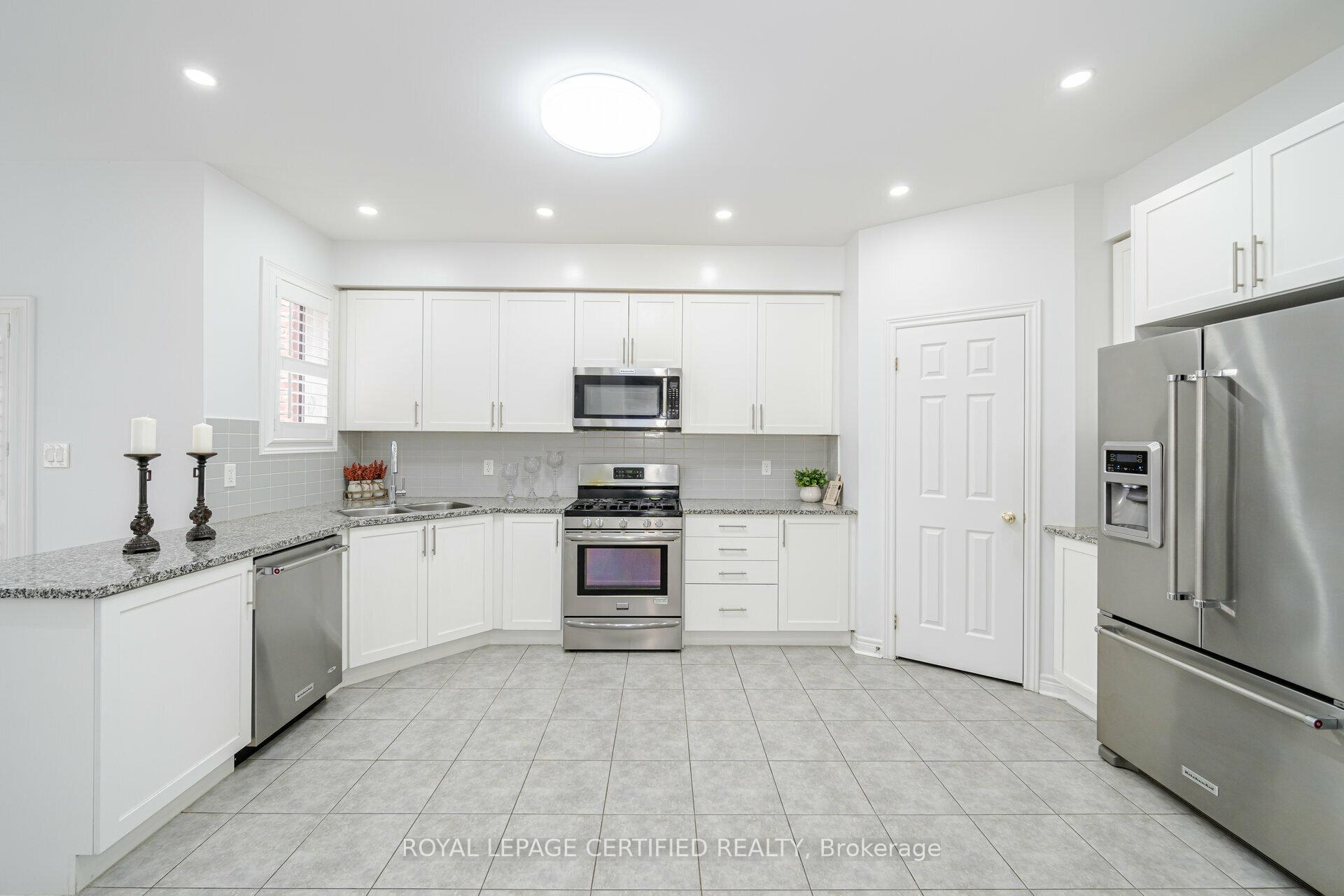 Photo 11 of 335 Bessborough Drive, Milton, Harrison — HOMEH