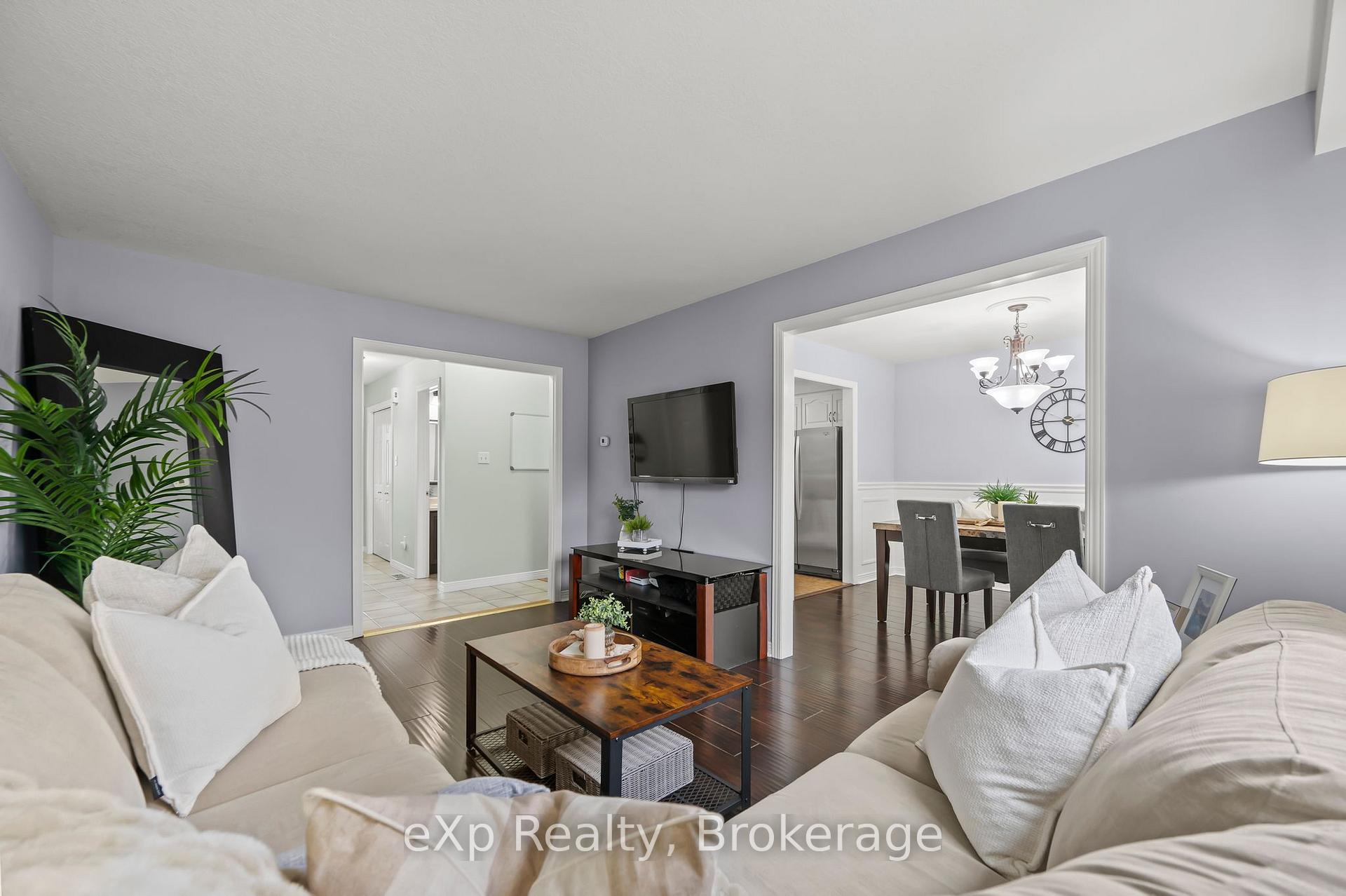 Photo 10 of 69 Misty Street, Kitchener — HOMEH