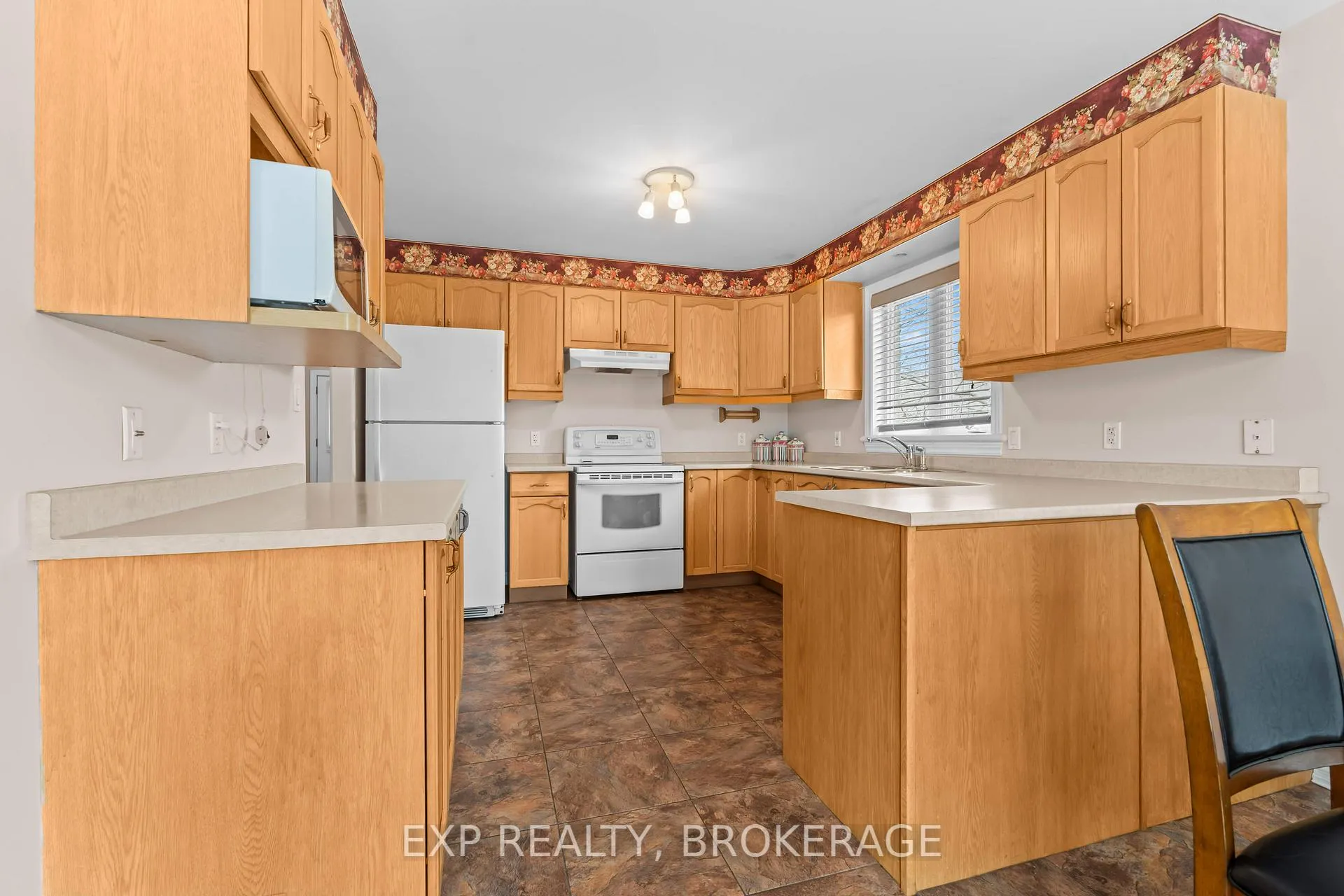 Photo 14 of 108 Sheridan Street, Kingston, City Northwest — HOMEH