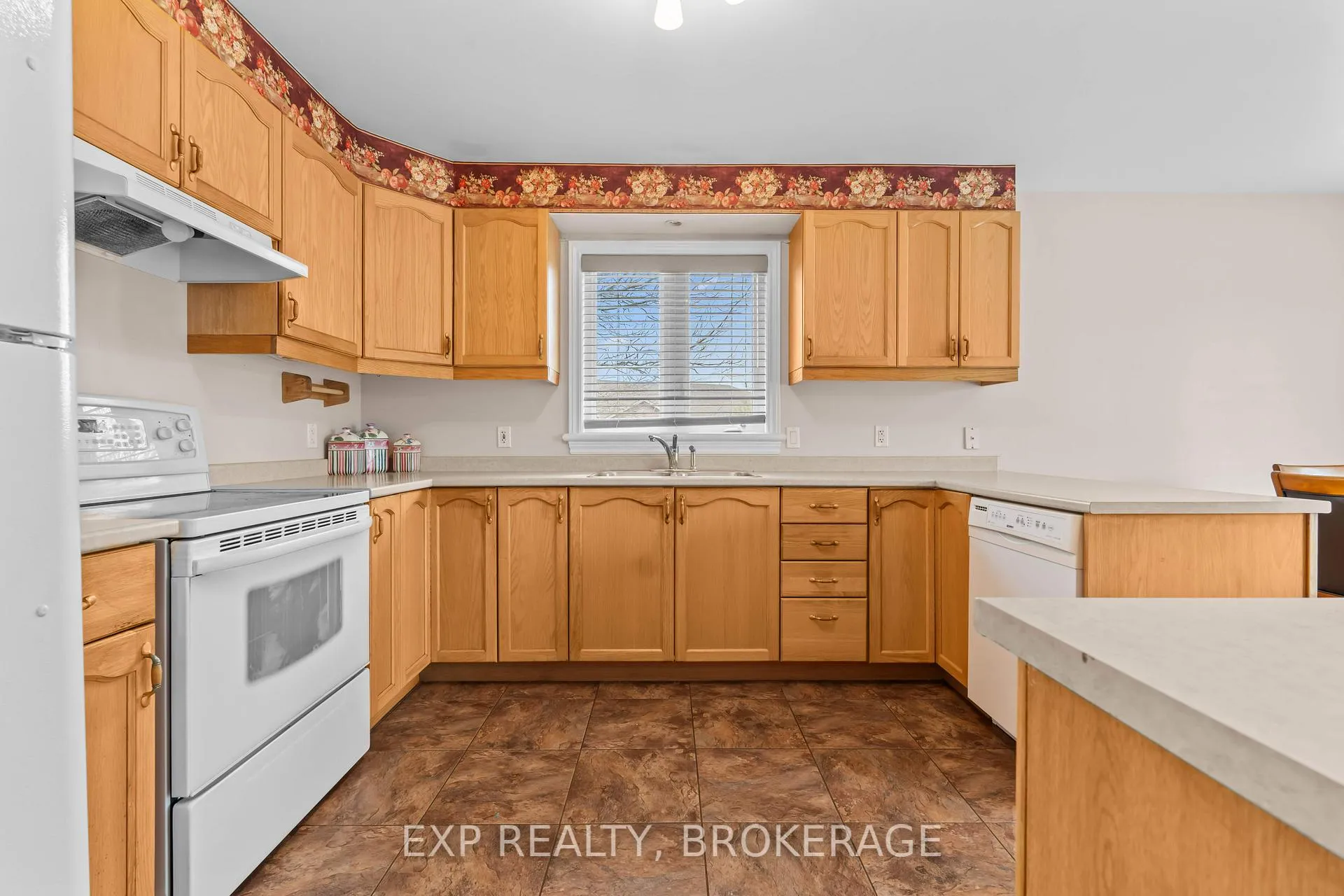 Photo 16 of 108 Sheridan Street, Kingston, City Northwest — HOMEH