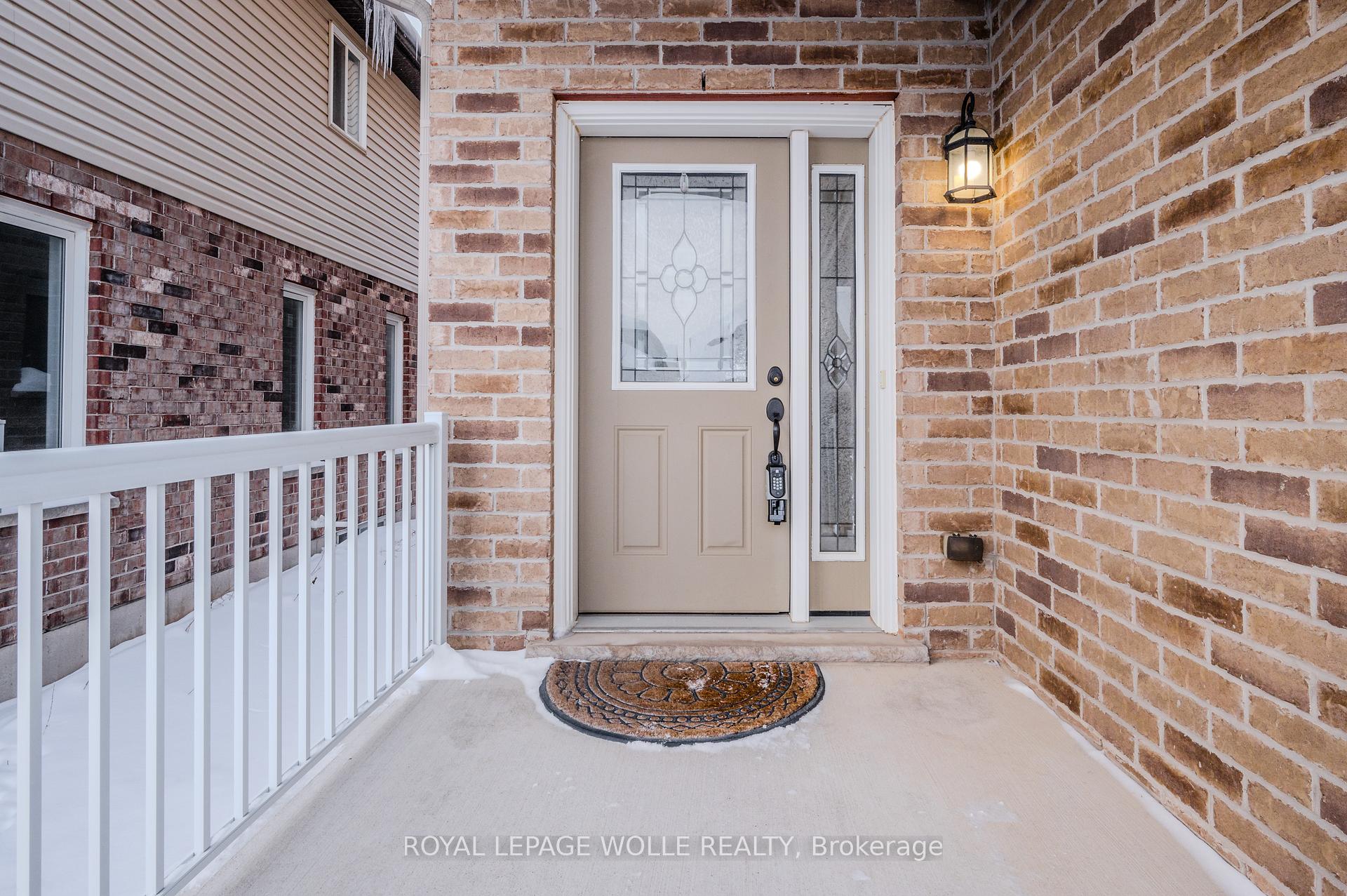 Photo 3 of 204 Cranbrook Street, Kitchener — HOMEH