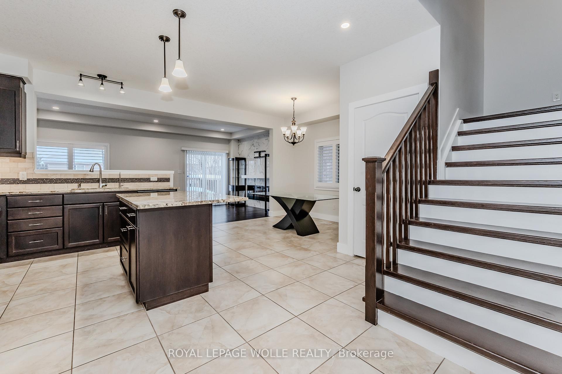Photo 5 of 204 Cranbrook Street, Kitchener — HOMEH