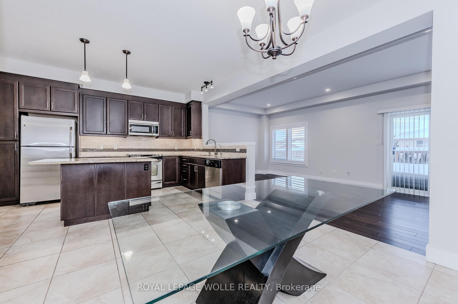 Photo 10 of 204 Cranbrook Street, Kitchener — HOMEH