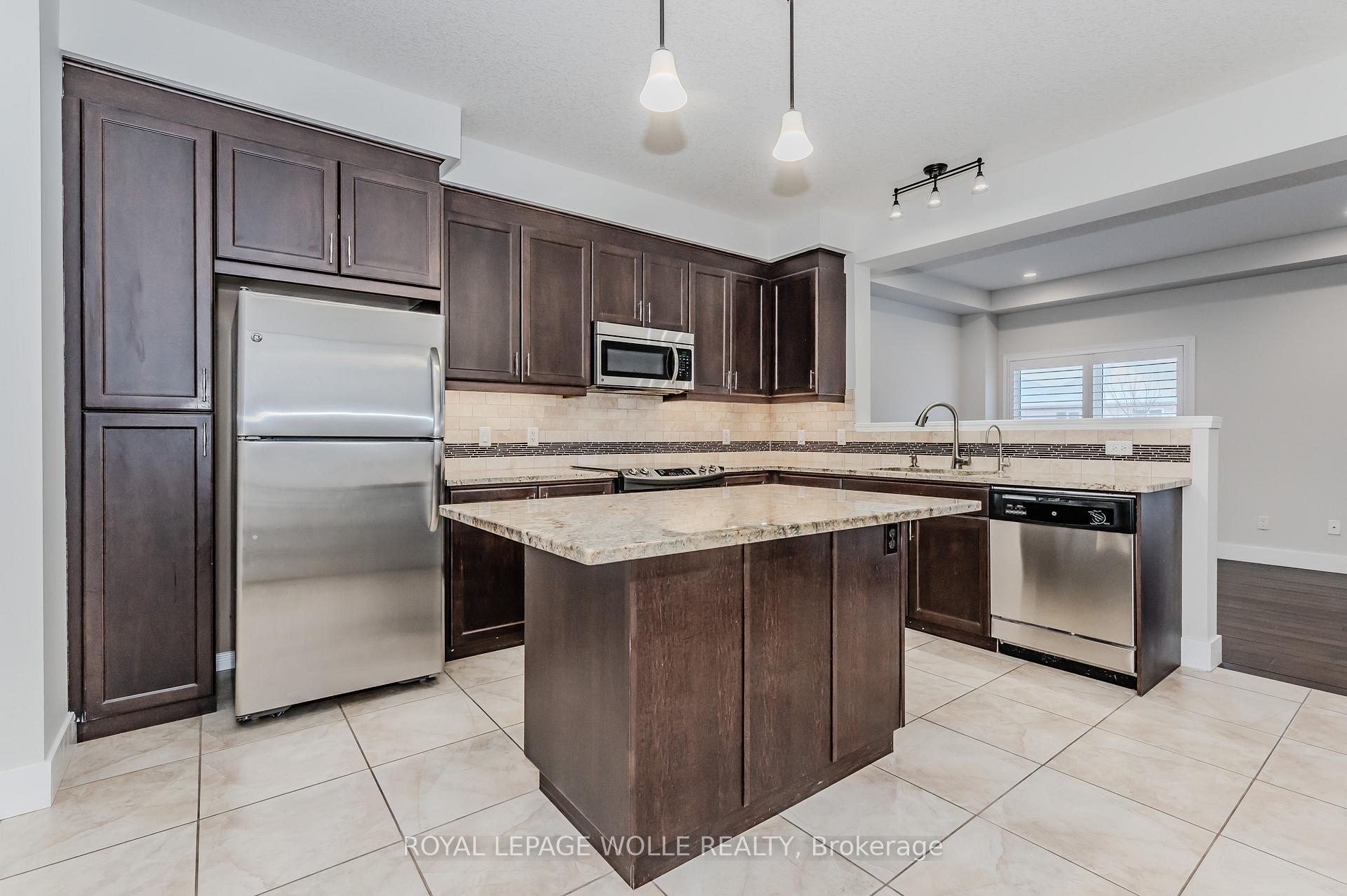 Photo 11 of 204 Cranbrook Street, Kitchener — HOMEH